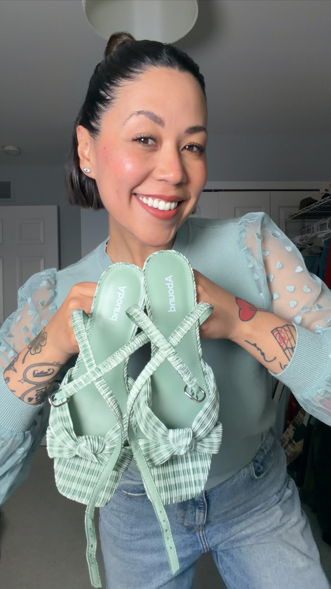 Sandalias green sage
Te recomiendo irte una talla más grande ya que vienen ligeramente reducidas

#LTKSaleAlert #LTKMidsize #LTKootd