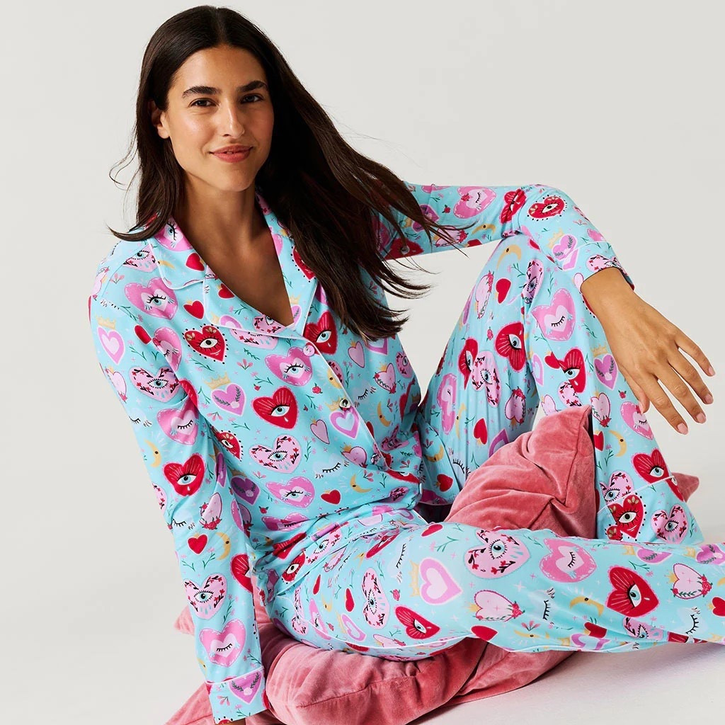 Fit is tts but I sized up
Super soft
Sleeps cool
Pockets
Cuffs
SO STINKIN’ CUTE!