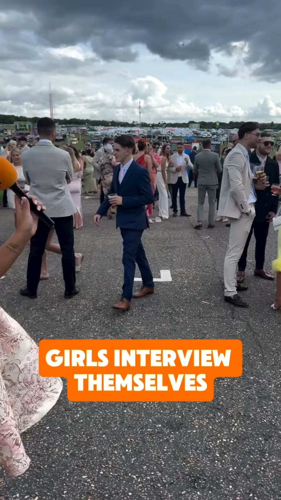 We don’t need presenters anymore 😂

#RacedayTV