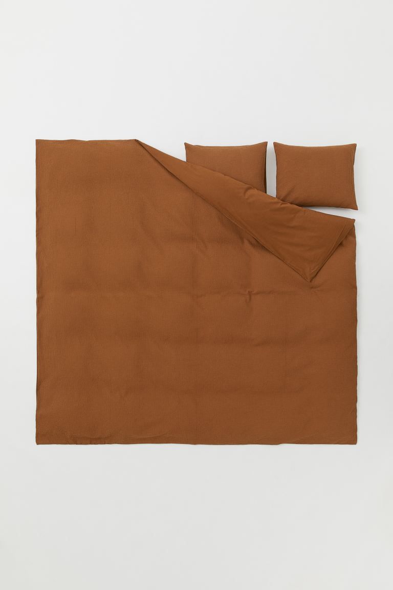 Double duvet cover set in fine-threaded cotton with a waffled front and smooth back. The duvet co... | H&M (UK, MY, IN, SG, PH, TW, HK)