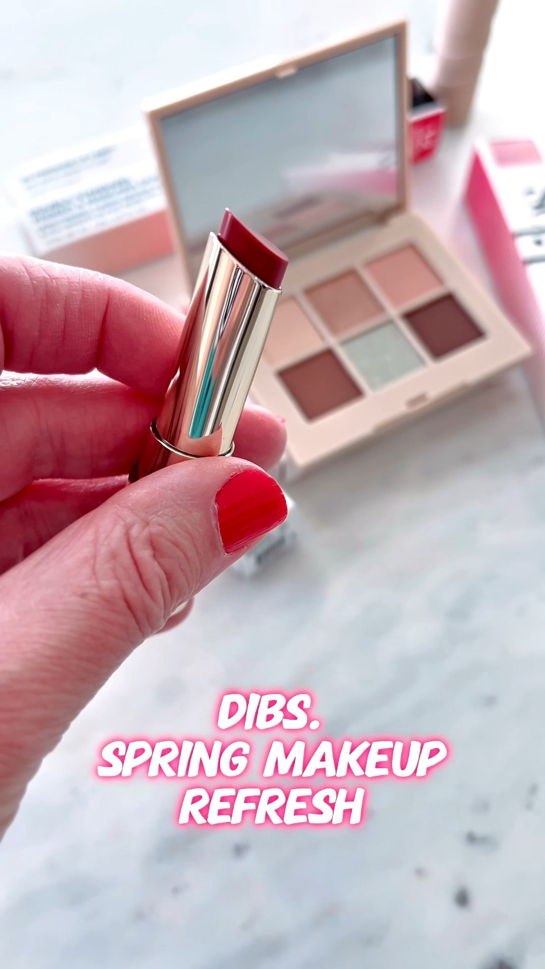 💄DIBS BEAUTY: #ad Refresh your face for spring with DIBS. #dibsbeauty @DIBS Beauty  

🎨I’m sharing beautiful eyeshadow palettes, mascara, lipstick, glossy lip balm and lip liner.

💋You’re sure to find all the colors that you love. I sure did!

Eyeshadow - The Palm Pallette Peaches In Hand
Mascara - Double Standard Primer & Mascara Duo
Glossy Balm - Strawberry Summer
Jam Jam Lip - Raspberry Marmalade 
No Pressure Lip Liner - Girl Talk

#dibs #springbeauty @jtstjtst11