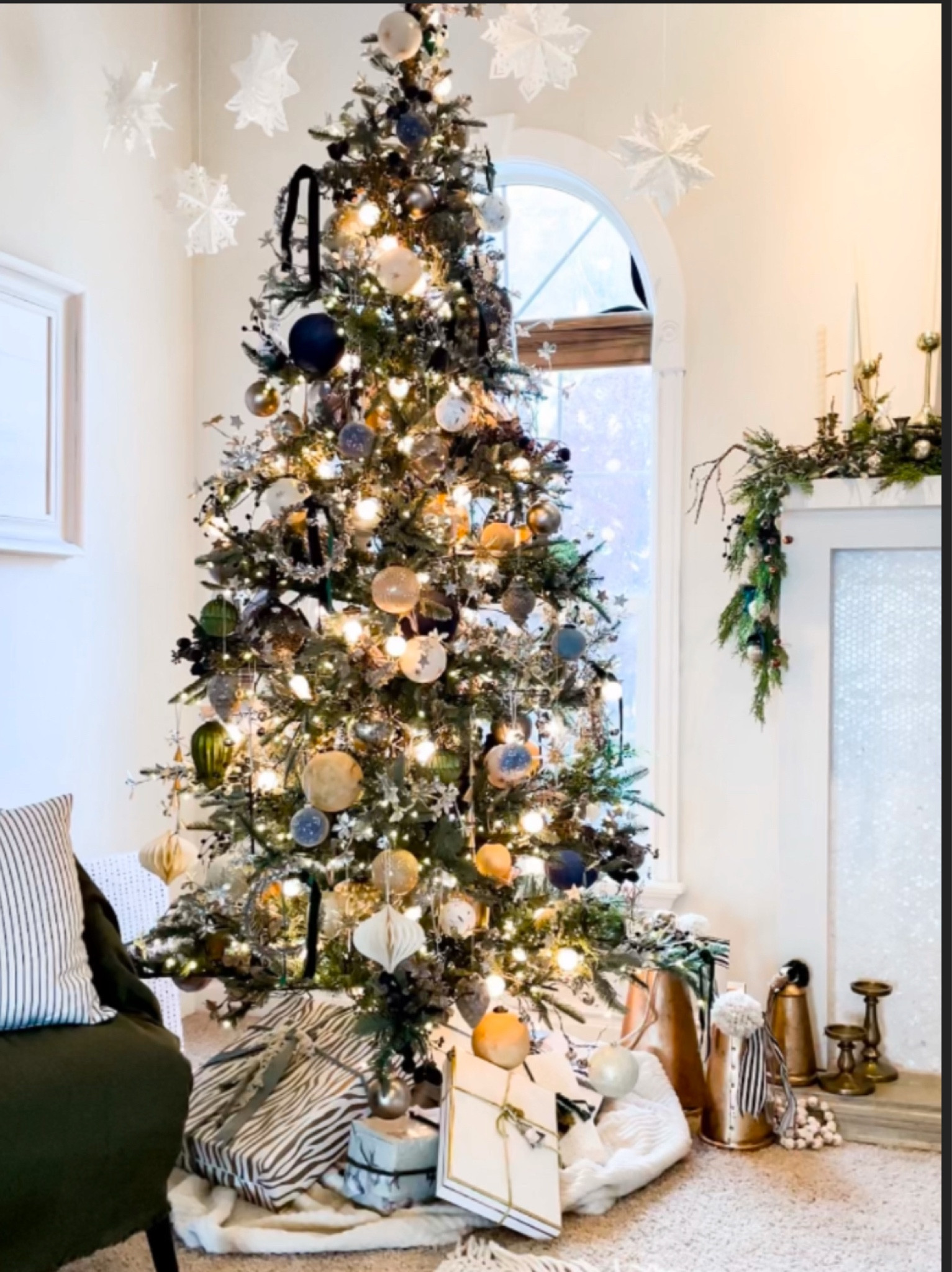My favorite European Christmas tree ever this is stunning 

#LTKGiftGuide #LTKHoliday #LTKSeasonal