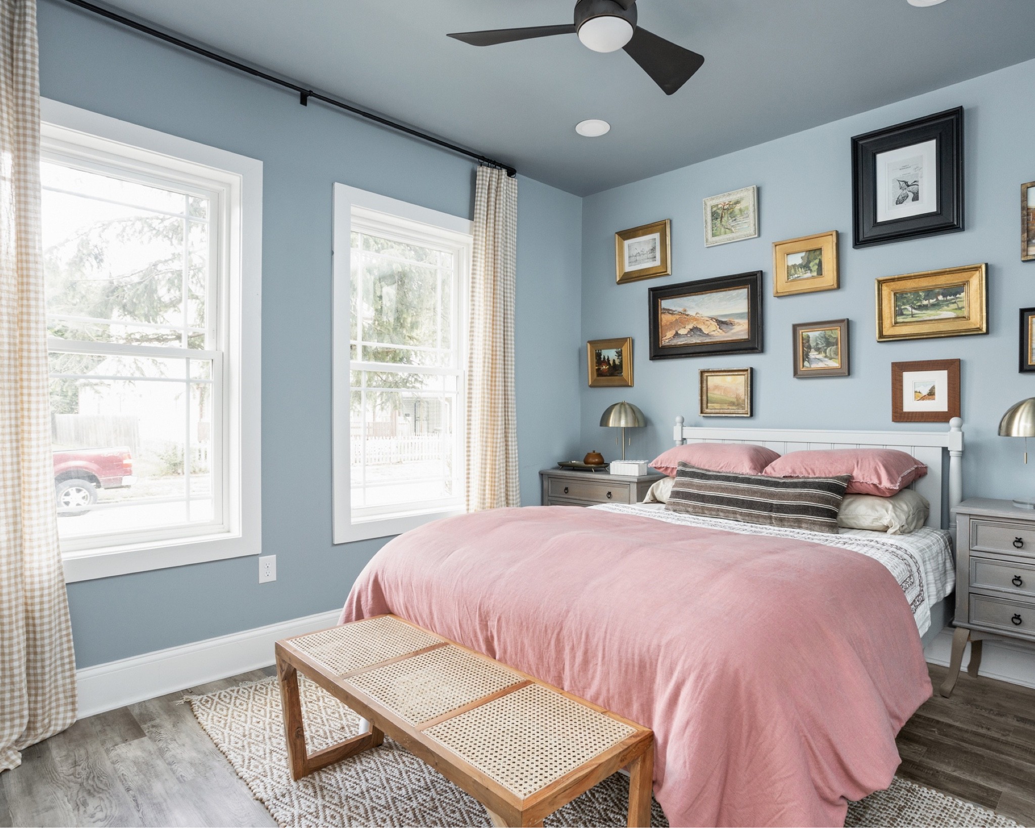 A first floor guest room is perfect for guests to have a separate space.

#LTKhome