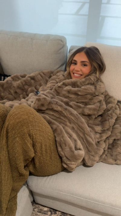 Coziest blanket everrr I’m obsessed and never leaving my couch

#LTKvlog #LTKHome #LTKselfcare