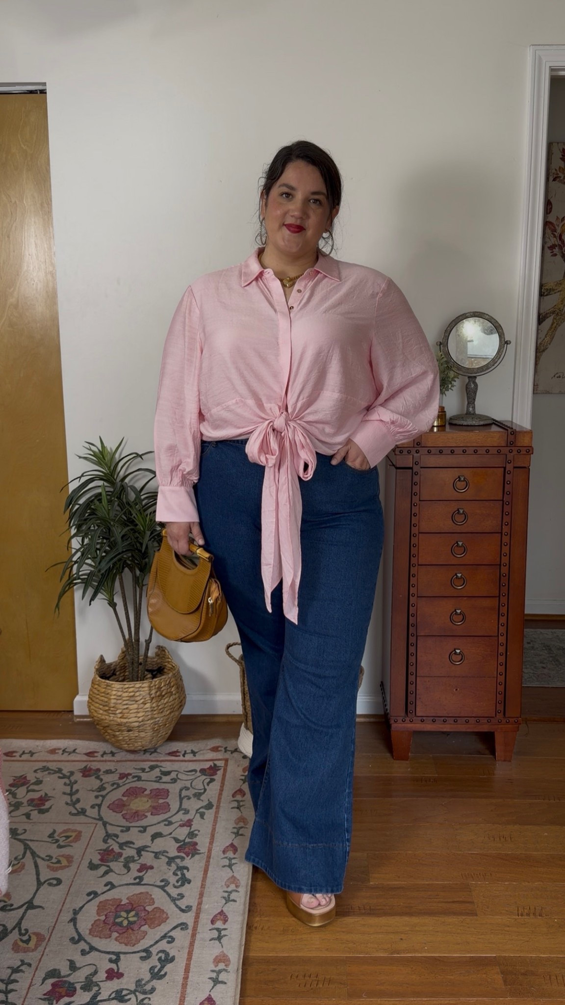 Top - size 20
Jeans - size 22