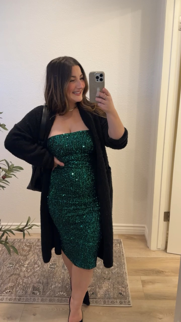 Petite friendly holiday outfit! Dress and shapewear size medium, cardigans size small

Amazon fashion

#LTKHoliday #LTKSaleAlert #LTKWatchNow