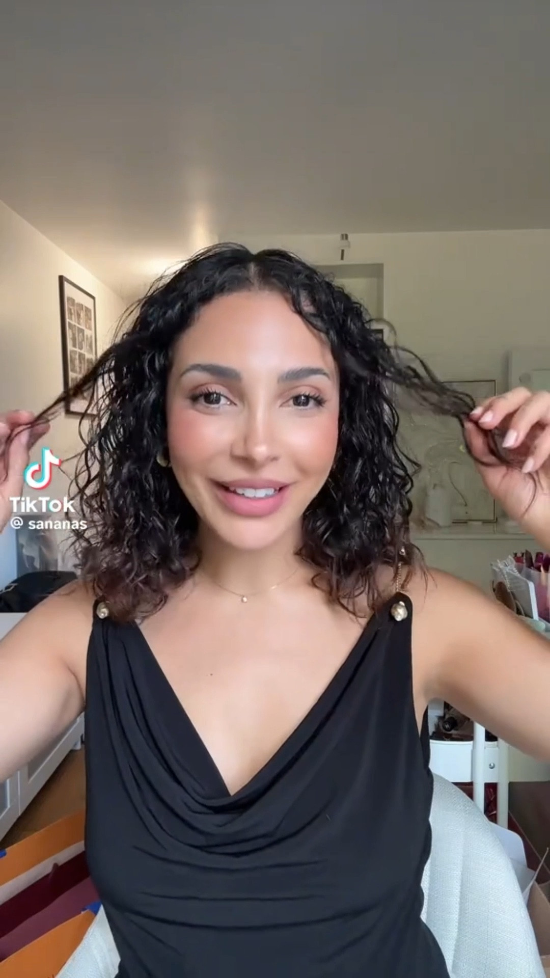 Les routines cheveux bouclés qui ont fonctionné sur moi ! Mes 3 marques préf :
@Fenty Hair @Lola From Rio USA et @@franckprovostparis !

#hairroutine #haircare #curlyhair #bouclesanschaleur

#LTKbeauty #LTKfrance