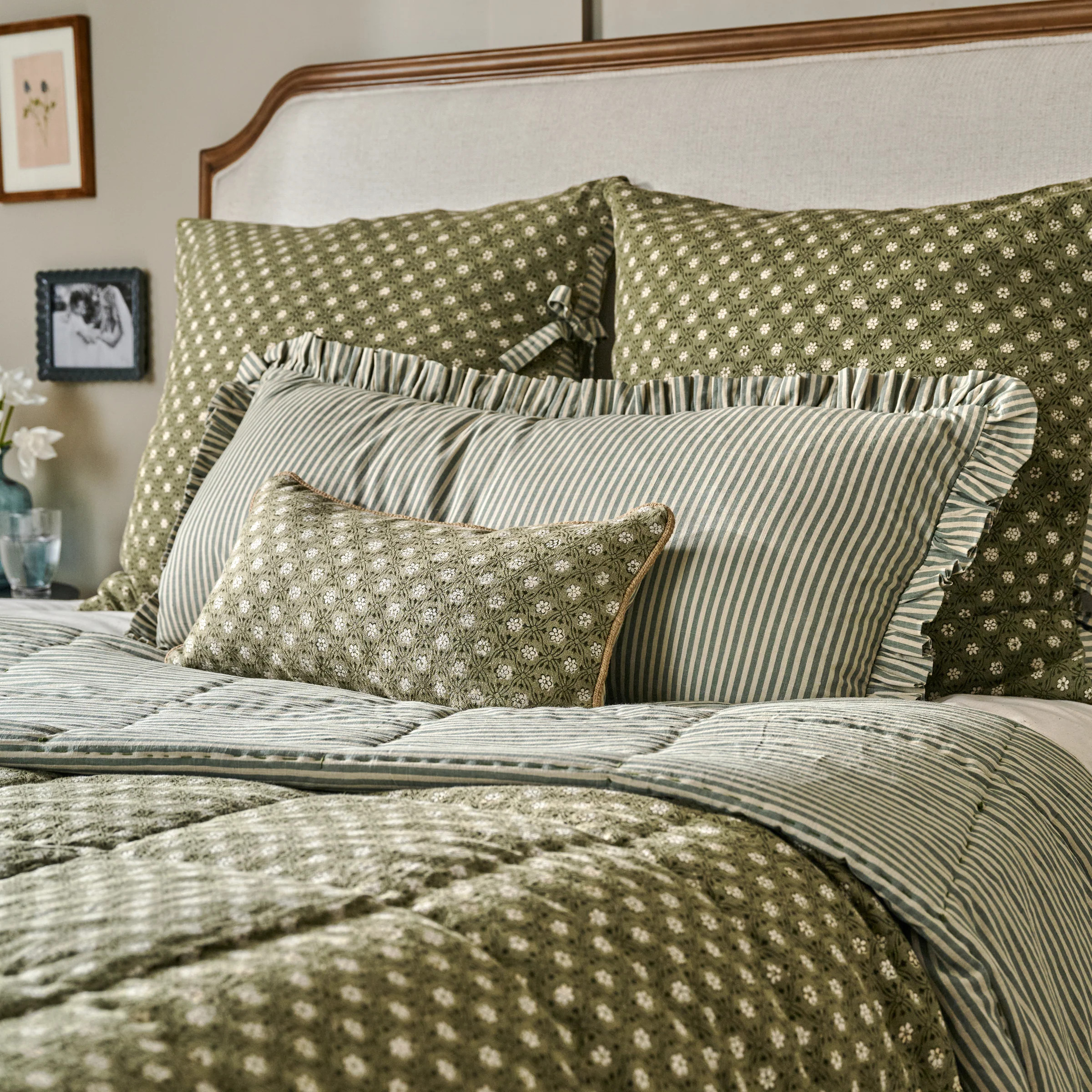 Thea Reversible Quilt + Sham Set (Queen) | Magnolia