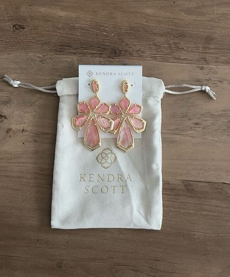 Kendra Scott earrings 

#LTKfindsunder100 #LTKfindsunder50 #LTKGiftGuide