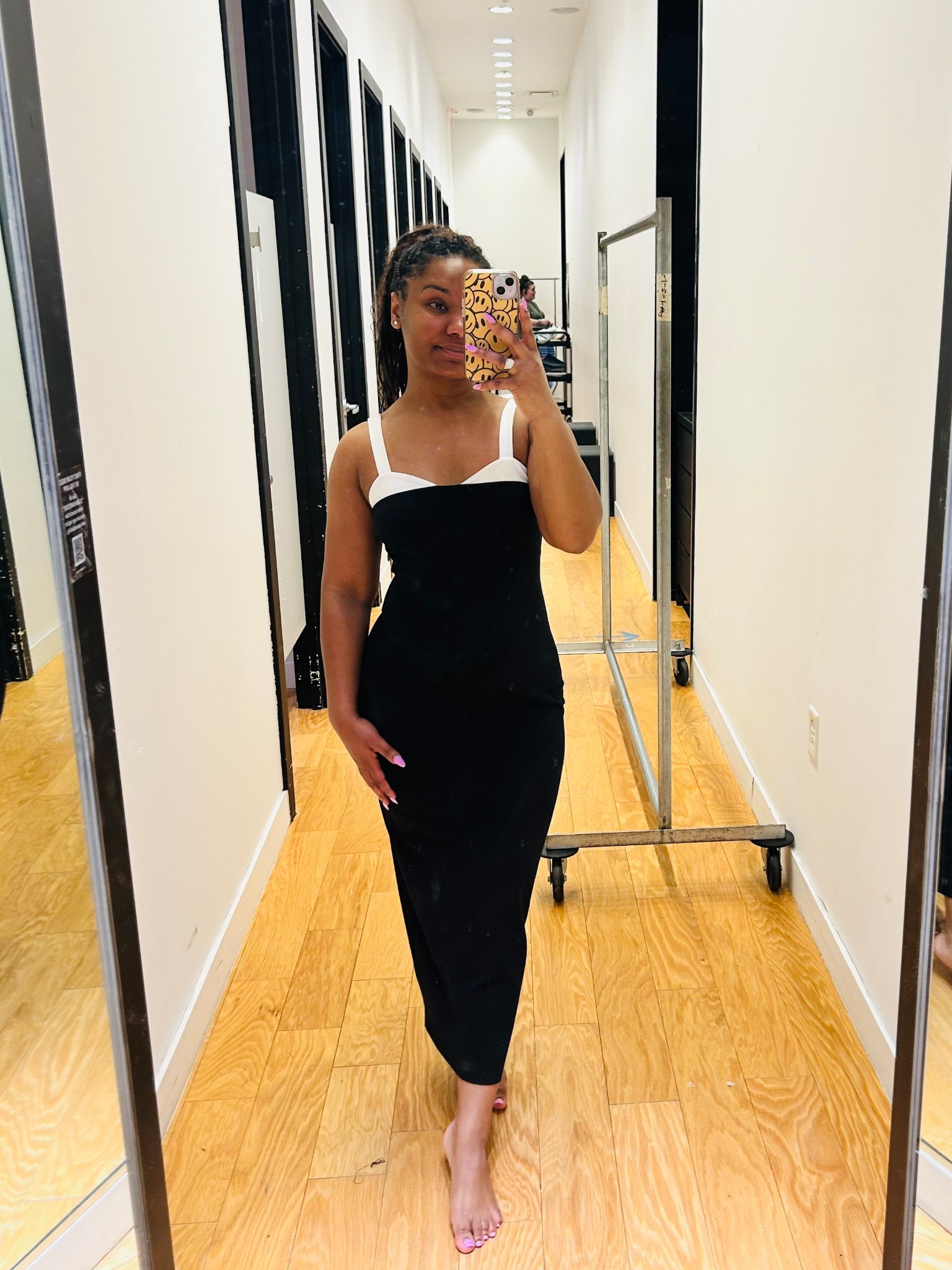 #littleblackdress #fitteddress #midsize #petite #curvy #datenight 

#LTKSeasonal #LTKParties #LTKWedding