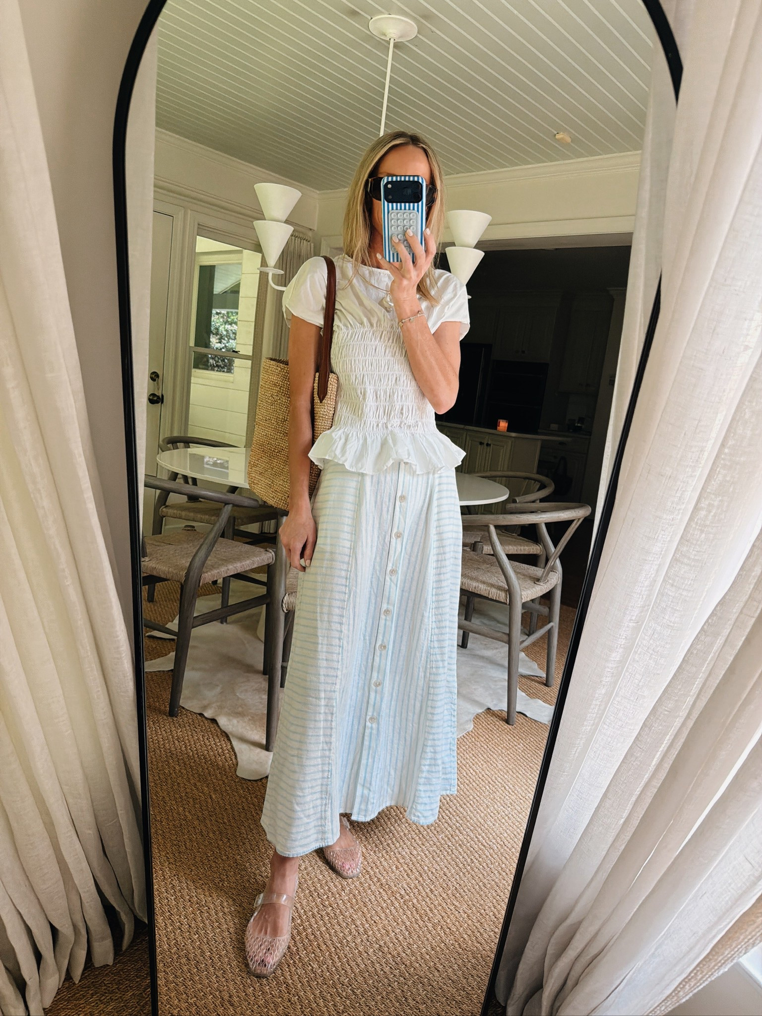 Target skirt is too good!! Wearing size S in the skirt