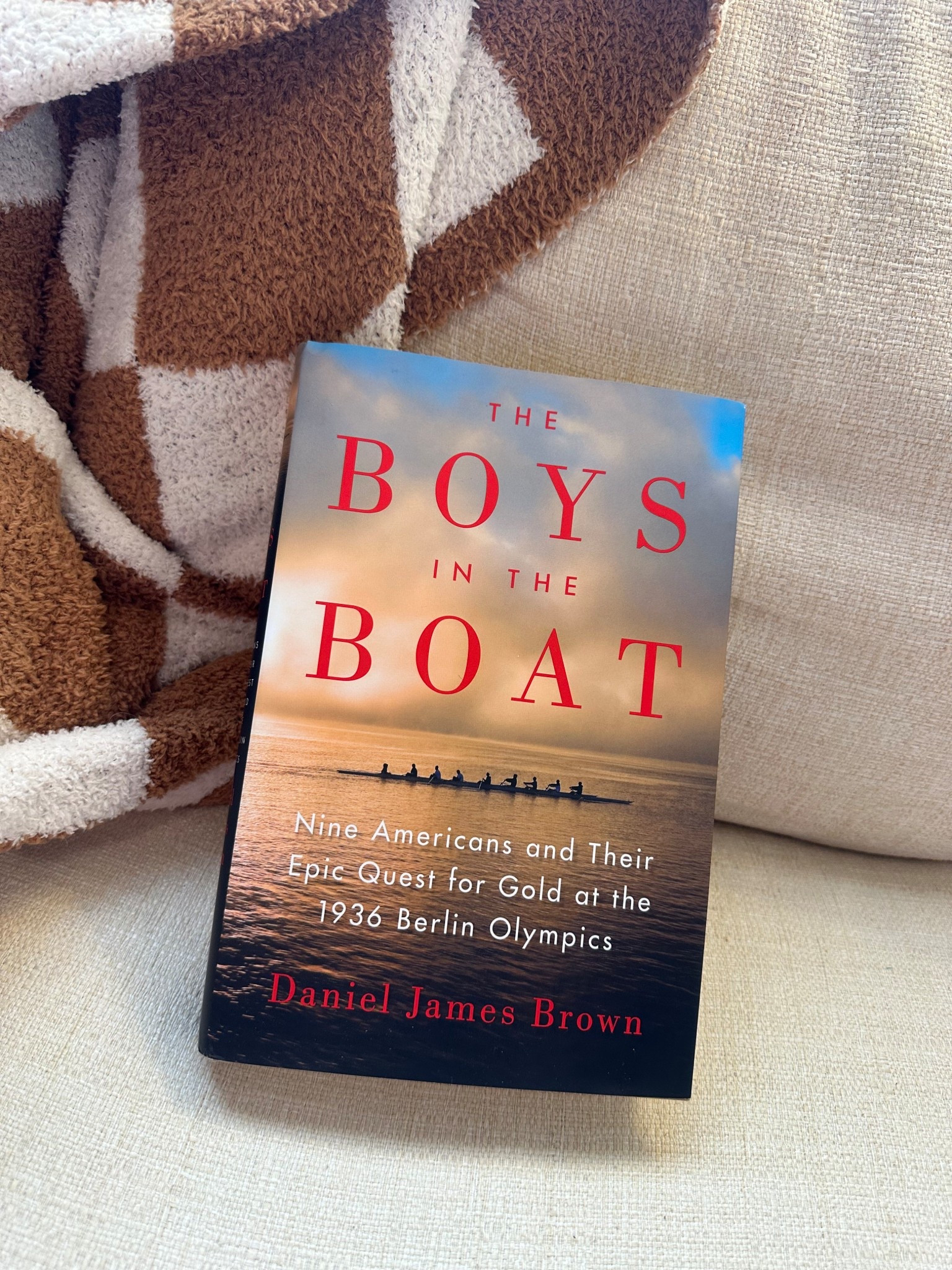 Current read 📚🍂

#LTKSeasonal #LTKFindsUnder50 #LTKHome