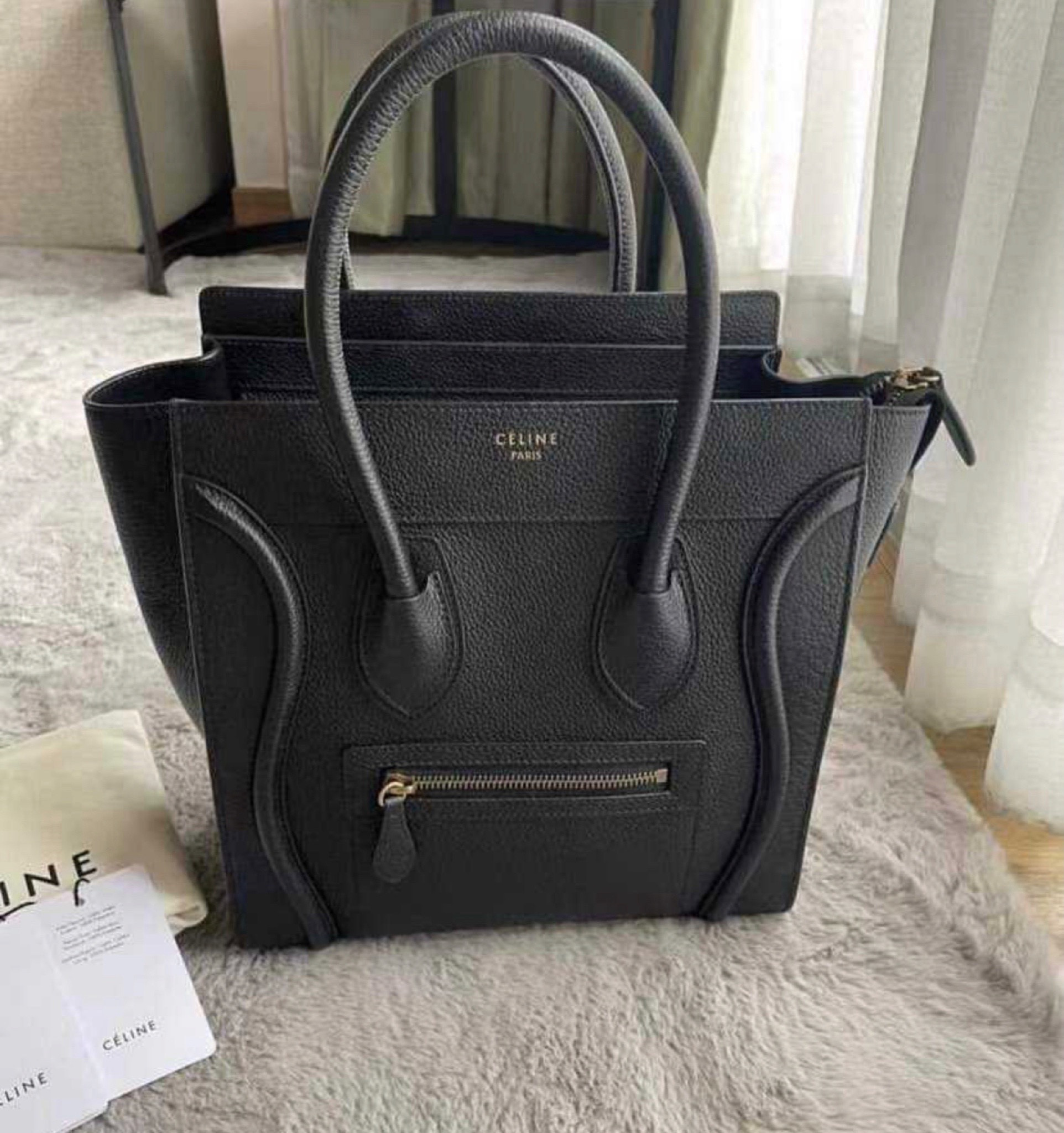 MICRO LUGGAGE HANDBAG IN BLACK

#LTKtravel #LTKworkwear #LTKsalealert