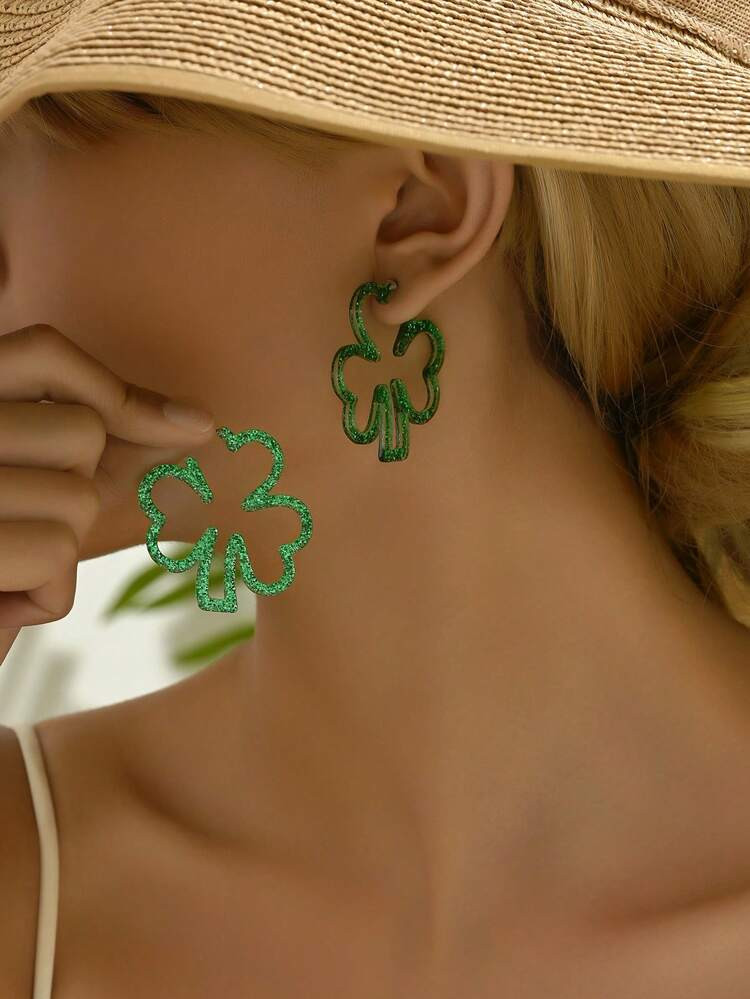 1 Pair Minimalist Exaggerated Clover Leaf Hoop Earrings, St. Patrick's Day Irish Personalized Fashion Holiday Gift Jewelry | SHEIN