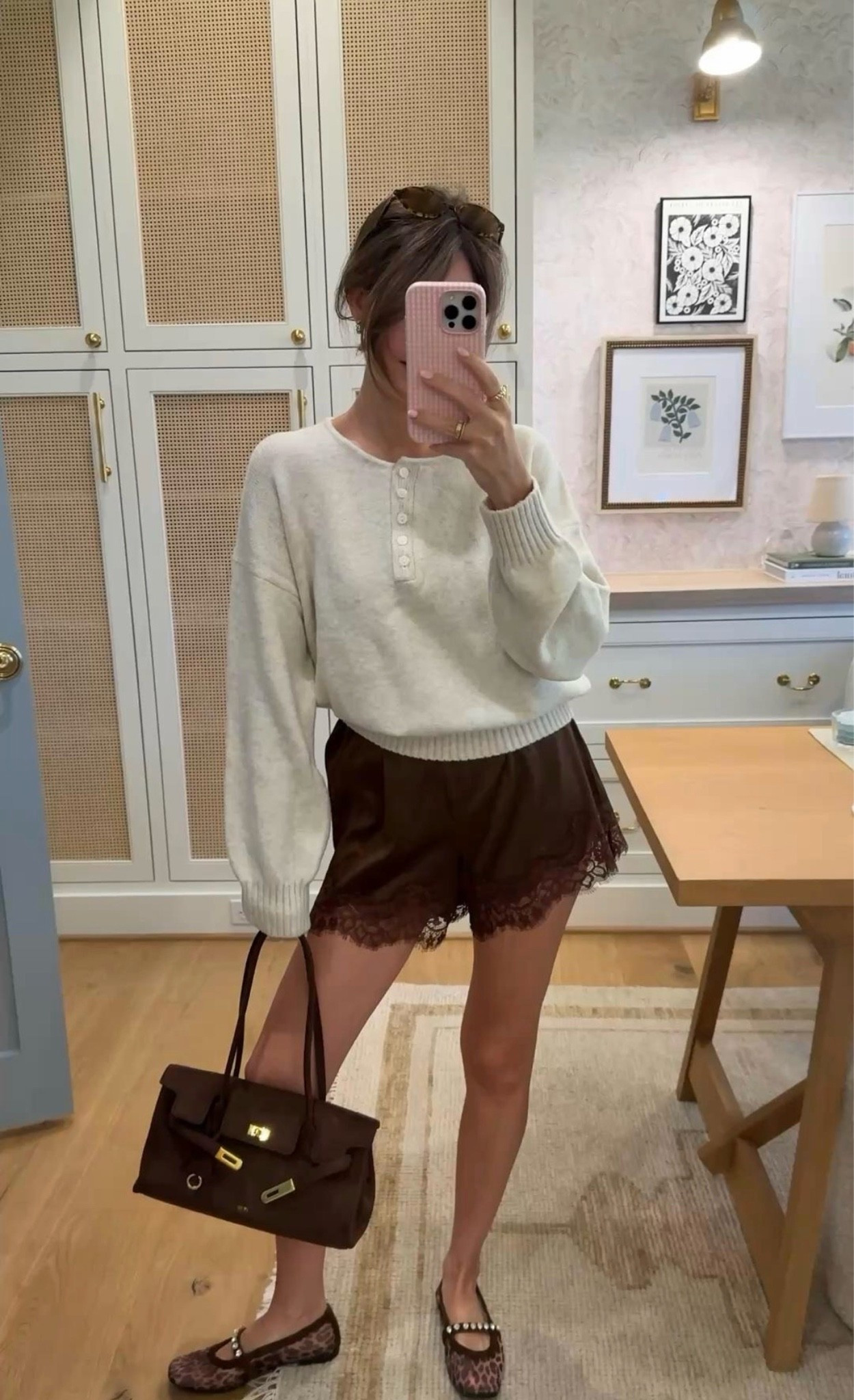 What I’m wearing today 🤎 exact items tagged!

#LTKootd #LTKmomlife #LTKdayinmylife