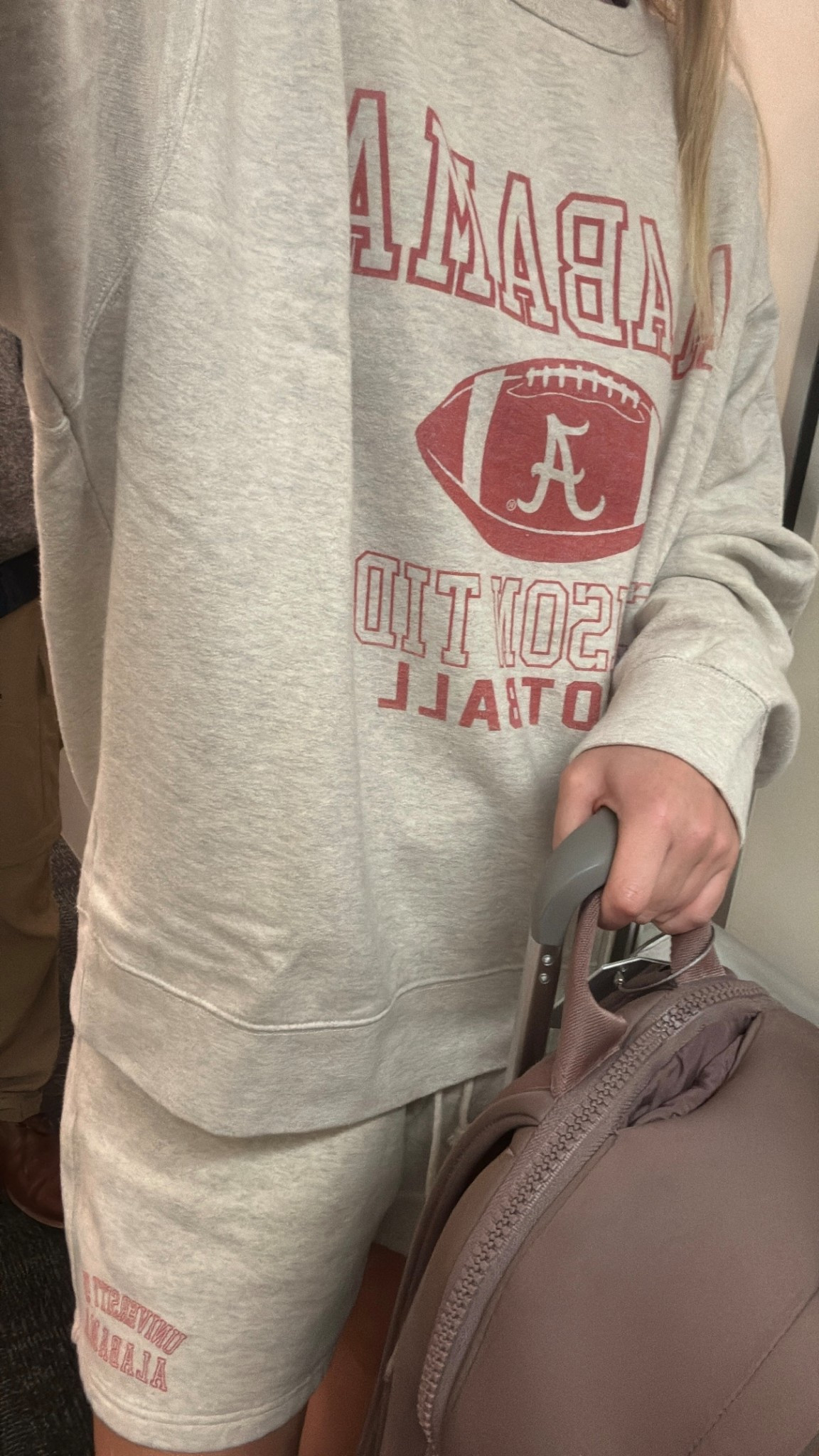 Travel day look in my Alabama Crimson Tide graphic sweatshirt and shorts! All from American Eagle. 😍❤️🏈

#LTKFindsUnder100 #LTKSeasonal #LTKStyleTip