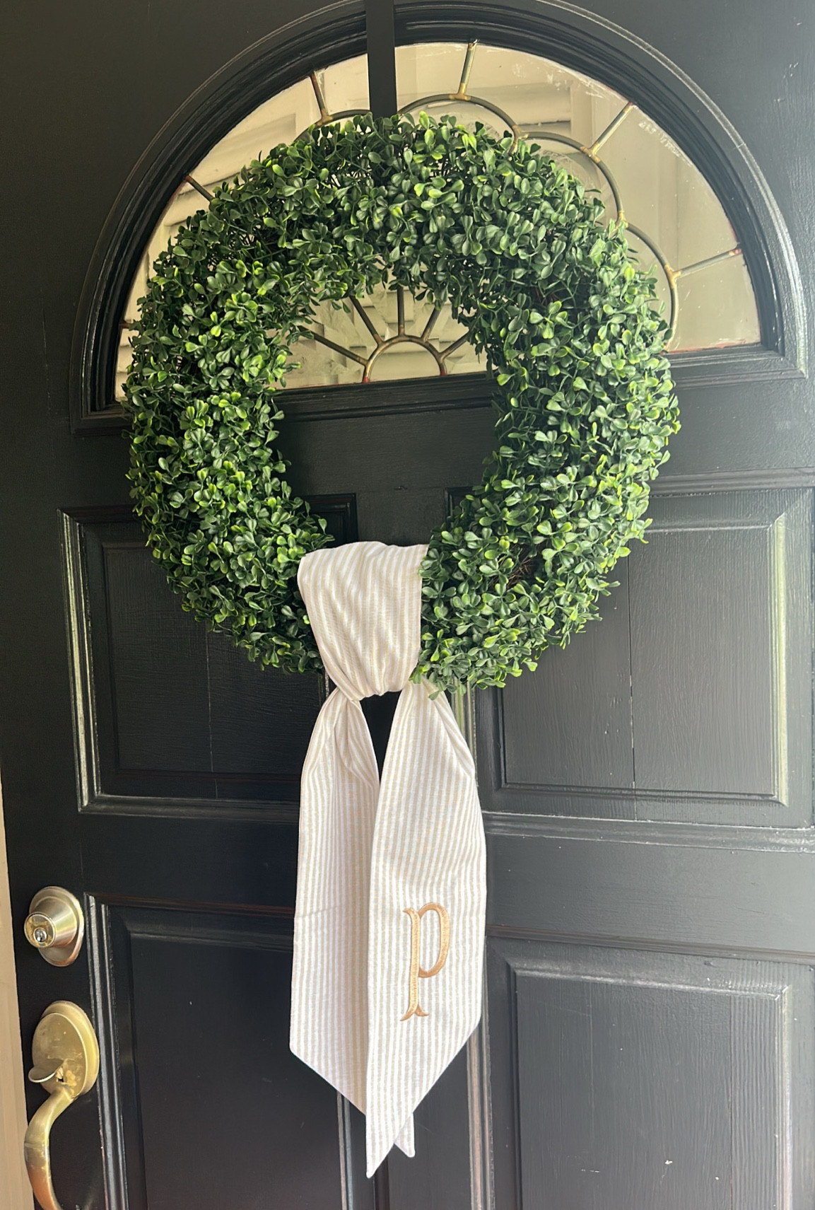 front door wreath refresh 🫶🏼

#LTKfindsunder100 #LTKhome #LTKSeasonal