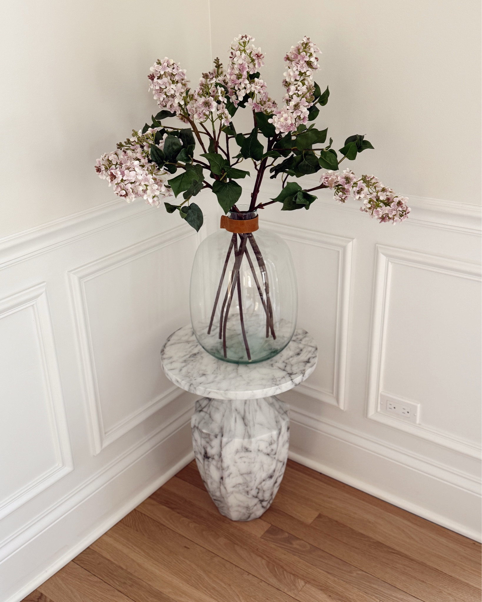 Corner in our dining room 🫶🏼



#LTKHome #LTKdayinmylife #LTKootd