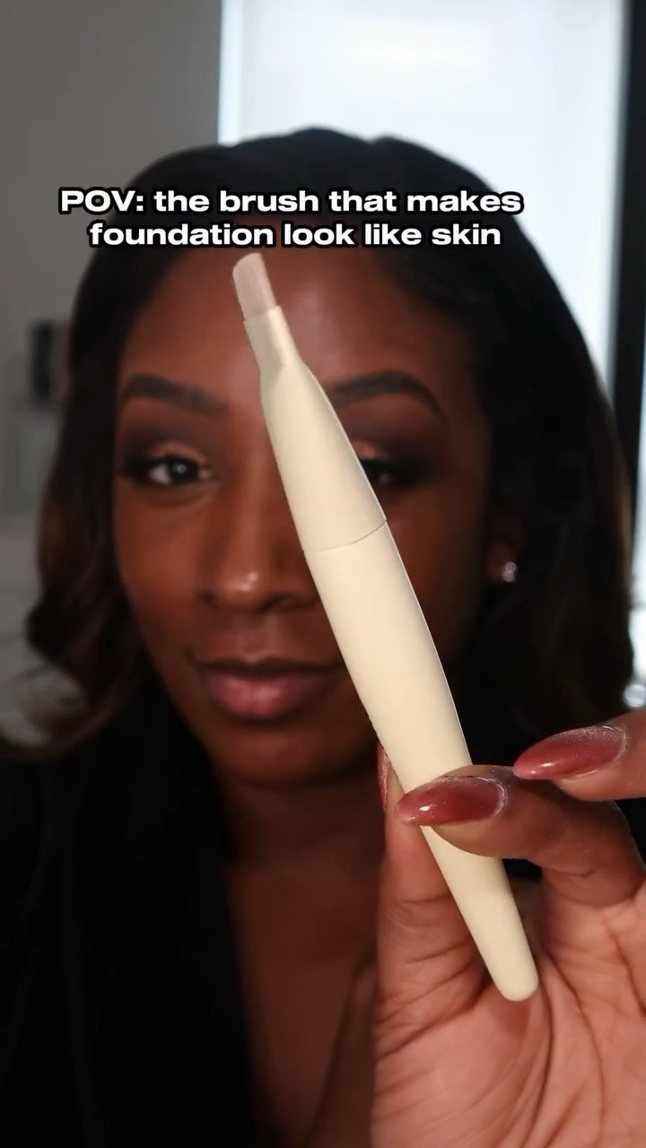 The best Morphe makeup brush I’ve used for a natural, skin-like finish 🤎

It blends foundation so evenly with almost no effort.

Makeup brush and used in video👇🏾 

@morphebrushes Buttery Blends M109 

#morphebrush 
#foundationbrush 
#makeuptools 
#naturalmakeup 
#affordablemakeup