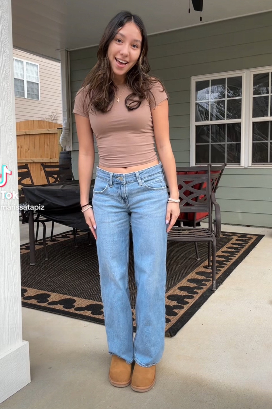 Top: XS
Jeans: 00 short
Uggs: 7

#LTKbeauty #LTKshoecrush #LTKfindsunder50