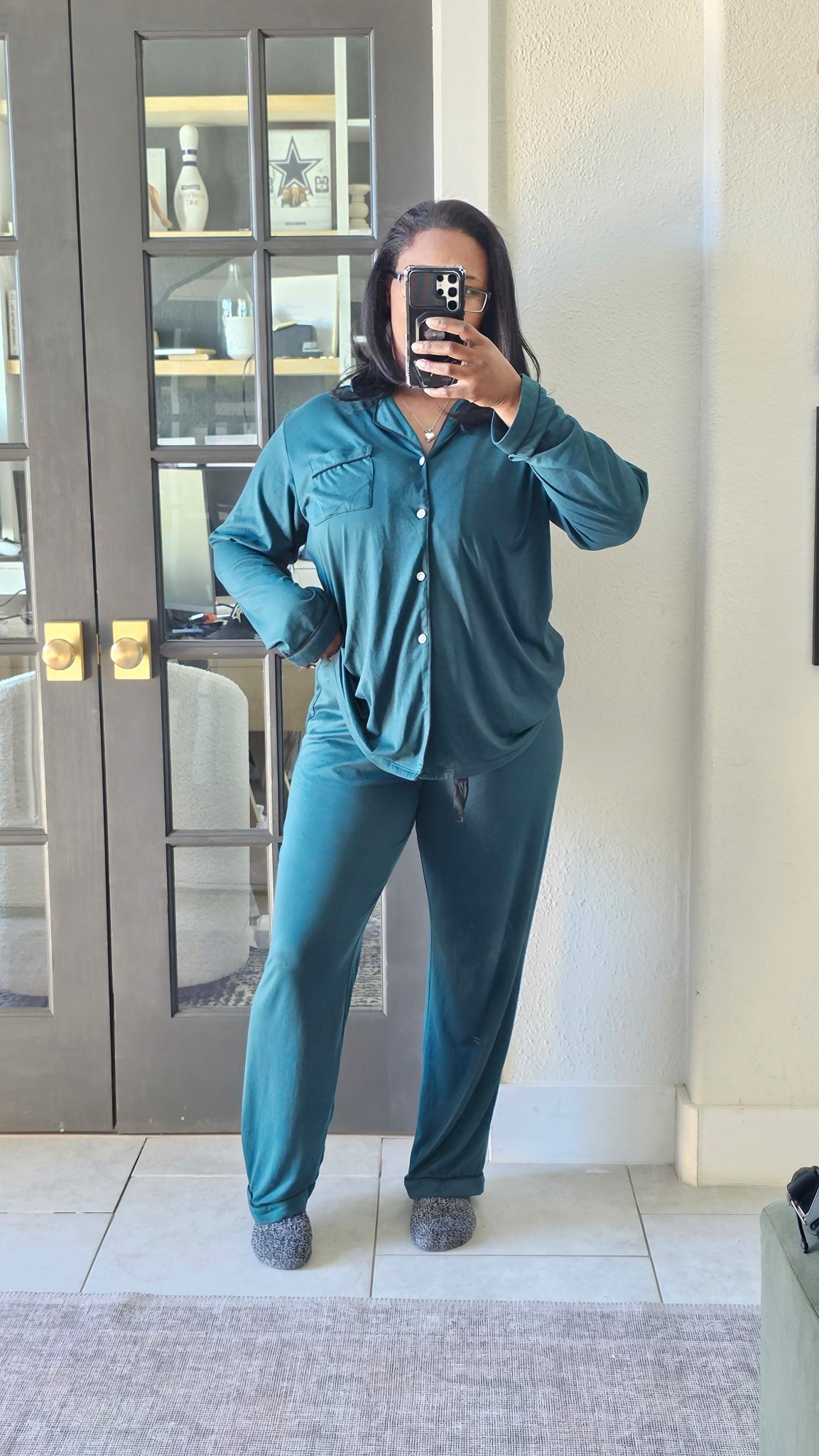 Who doesn’t love a comfy pair of pajamas! I love this green it’s my favorite. Linking some similar styles here for you to get the same look! 

#ootd #pajamas #night #morning #mom #pjs #momlife #amazon #bedtime 

#LTKmorningroutine #LTKootd #LTKmomlife