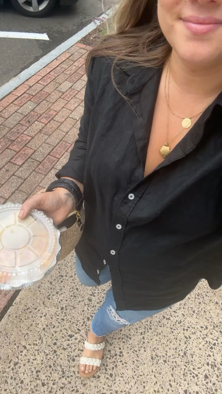 Favorite jeans with a little stretch that hold their shape = these madewell ones! I sized down 1 in the midrise 

Necklaces hazeltide.com 

Linen shirt size up 1 

Madewell jeans madewell denim midsize denim jeans quince shirt