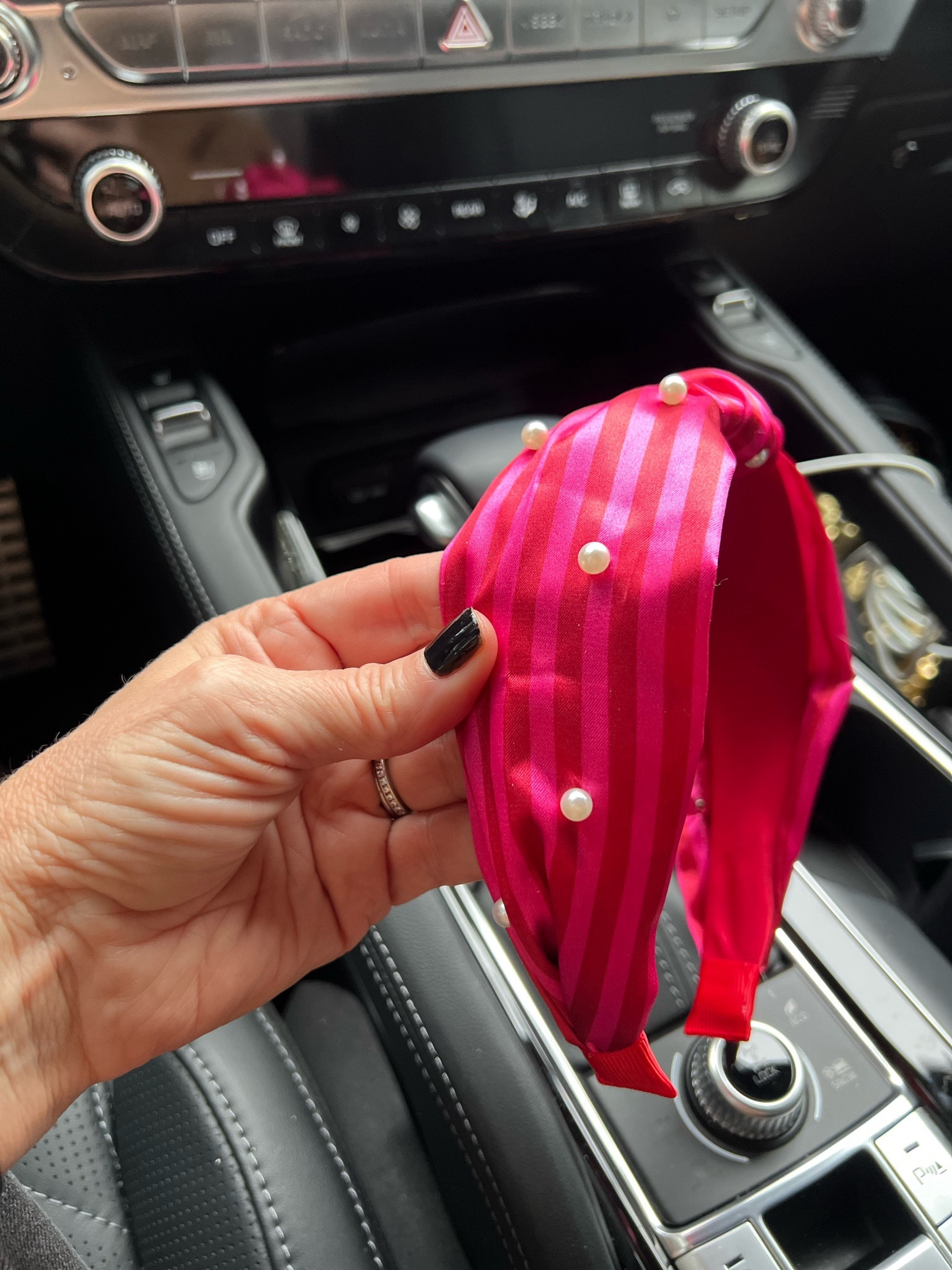 Cutest headband. These are selling out quick. Run

Knotted headband / valentine fashion / nail polish / pink headband / valentines day outfit /

#LTKGiftGuide #LTKfindsunder50 #LTKSeasonal