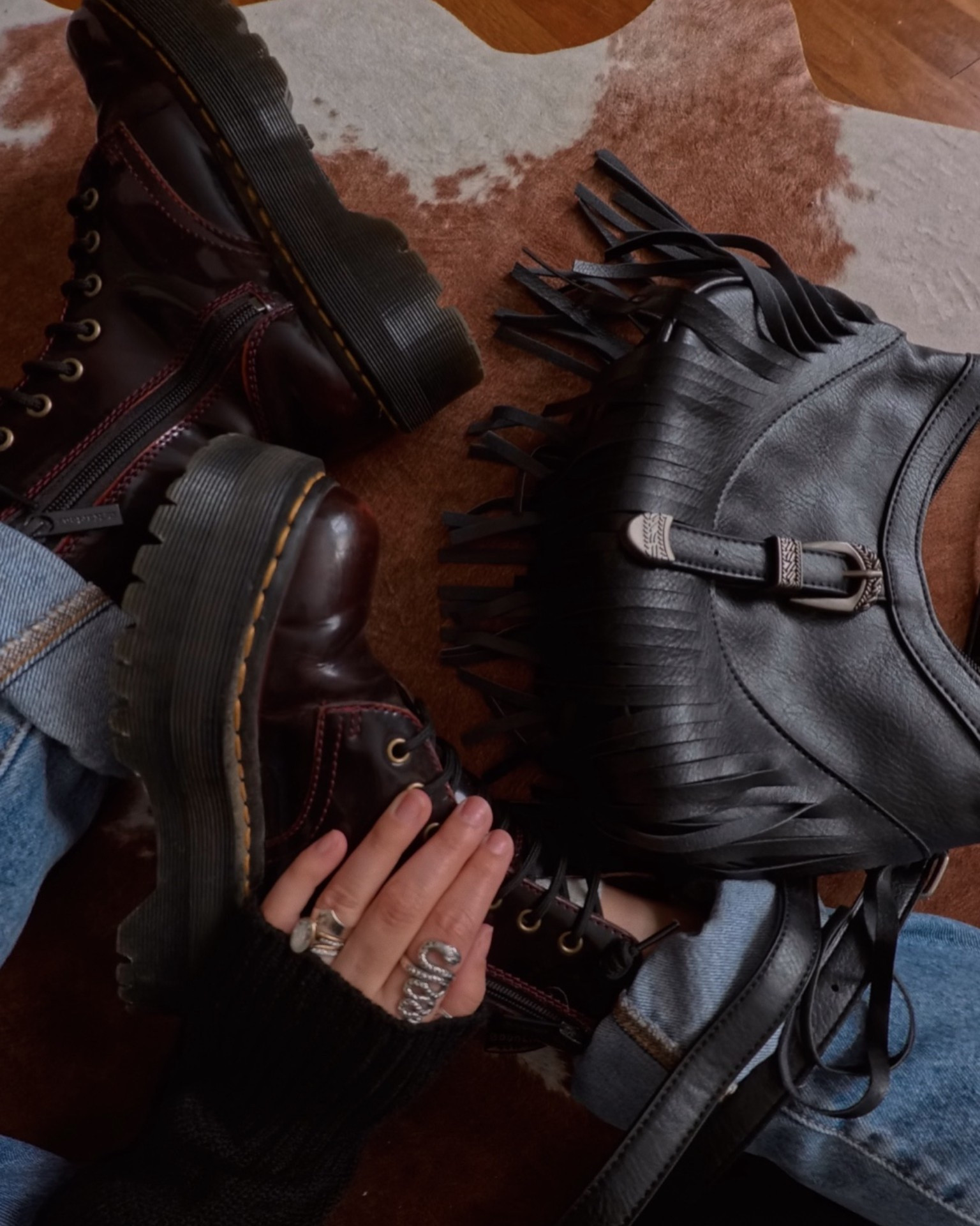 Soft alternative look with jeans