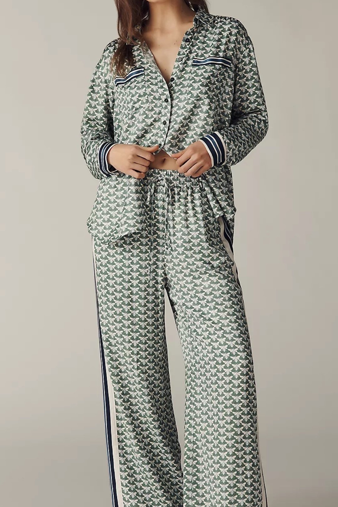 I have this matching set in another print and love it!


#LTKSeasonal