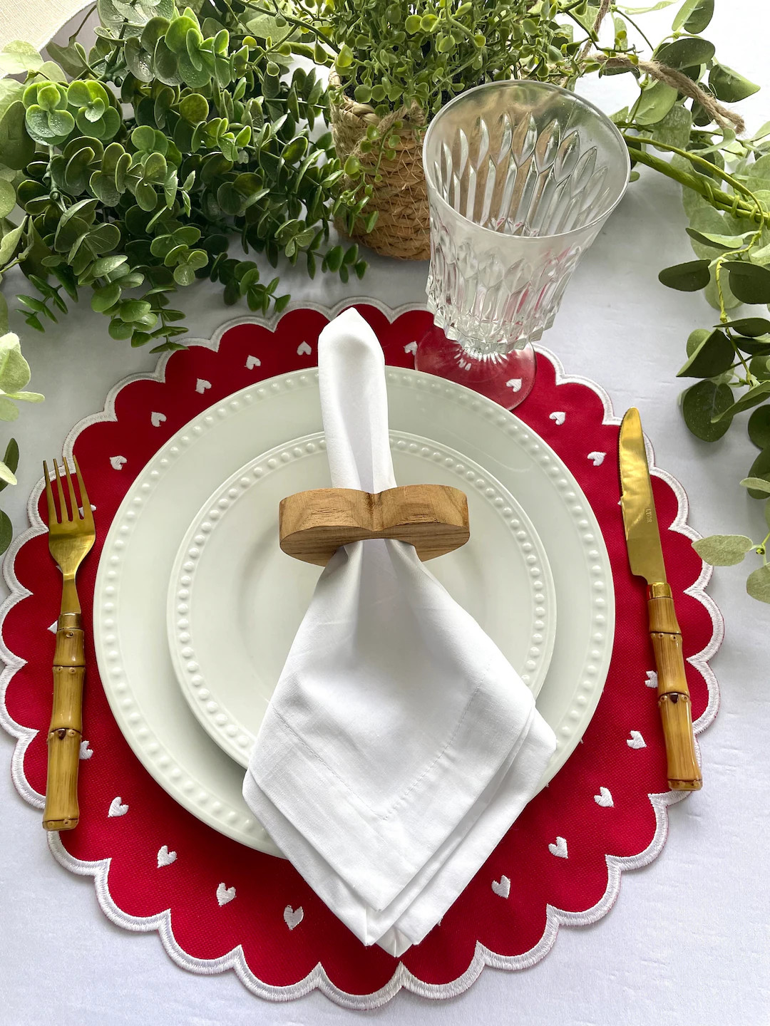 Red Scalloped Placemat: Valentine's Day Polyester Mat With White Hearts - Etsy | Etsy (US)