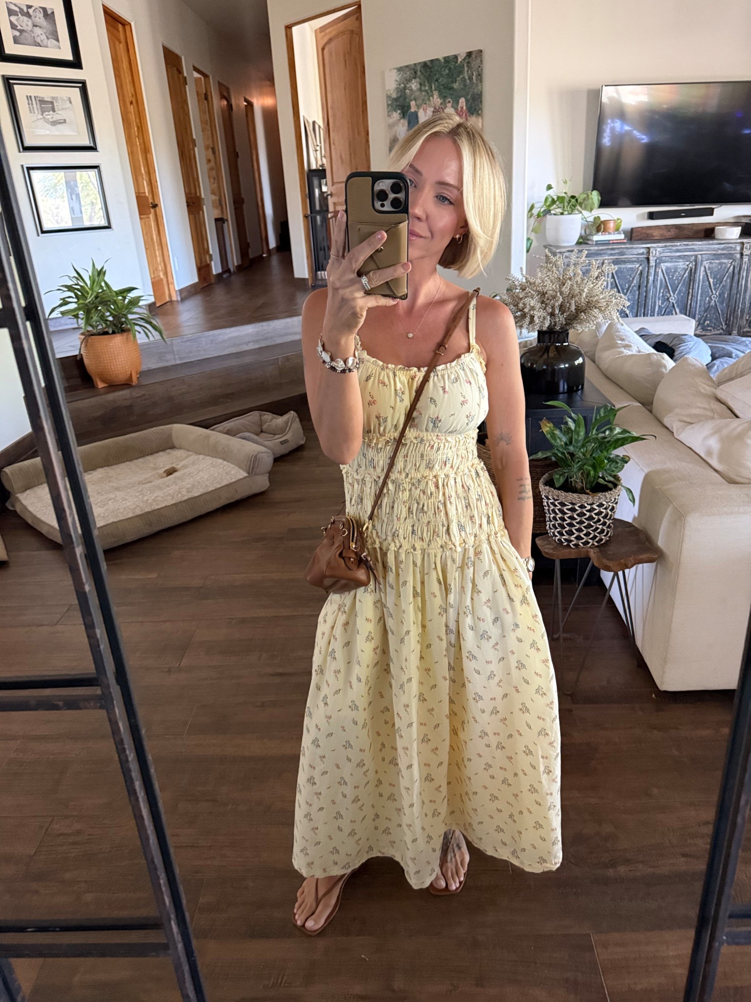 Wearing x small in dress (has a built in bra too!)



#audreyuhler #easter #easterdress #abercrombie #spring #springdress #summerdress #yellowdress

#LTKOver40