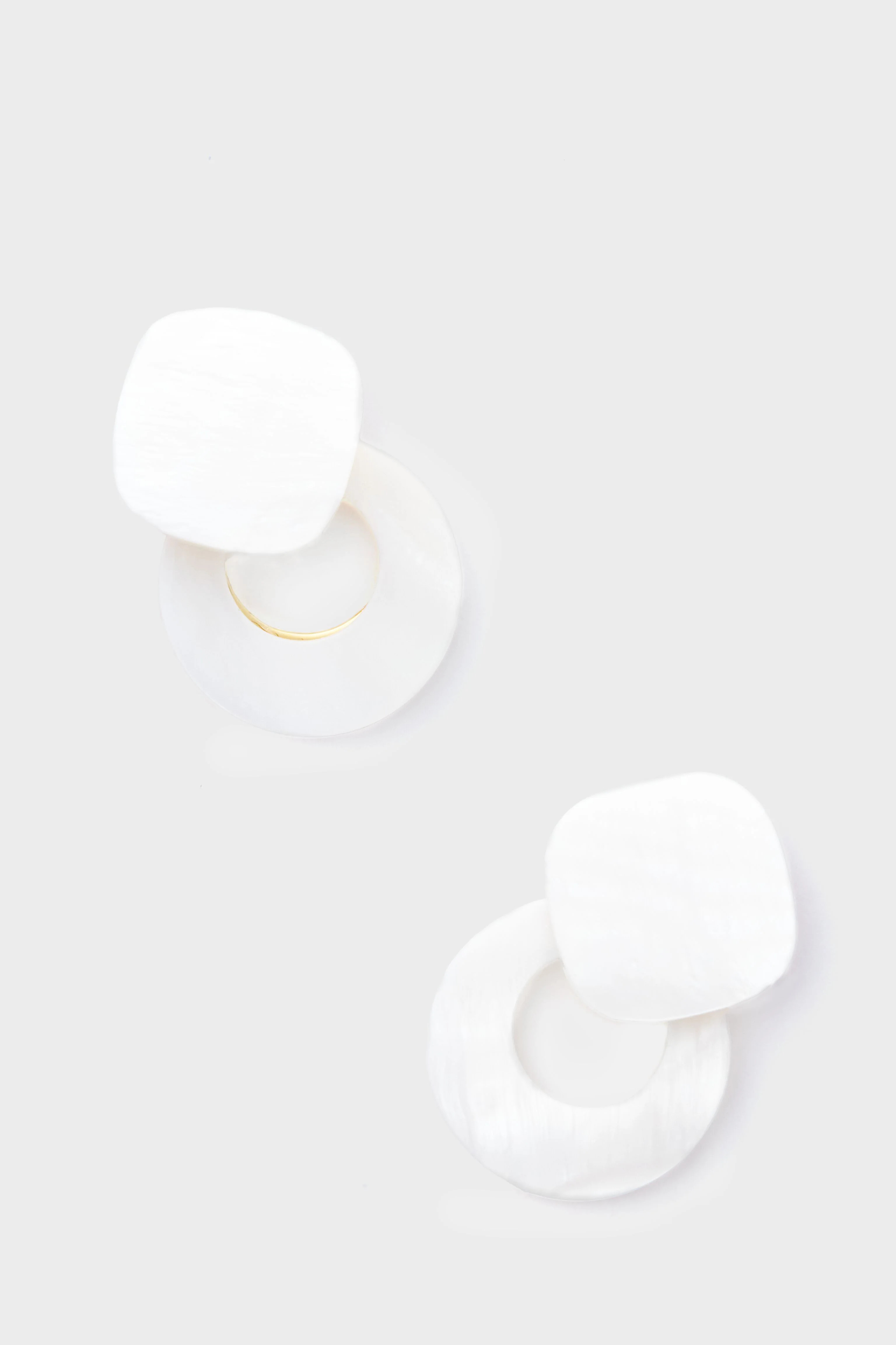 Mother of Pearl Rae Earrings | Tuckernuck (US)