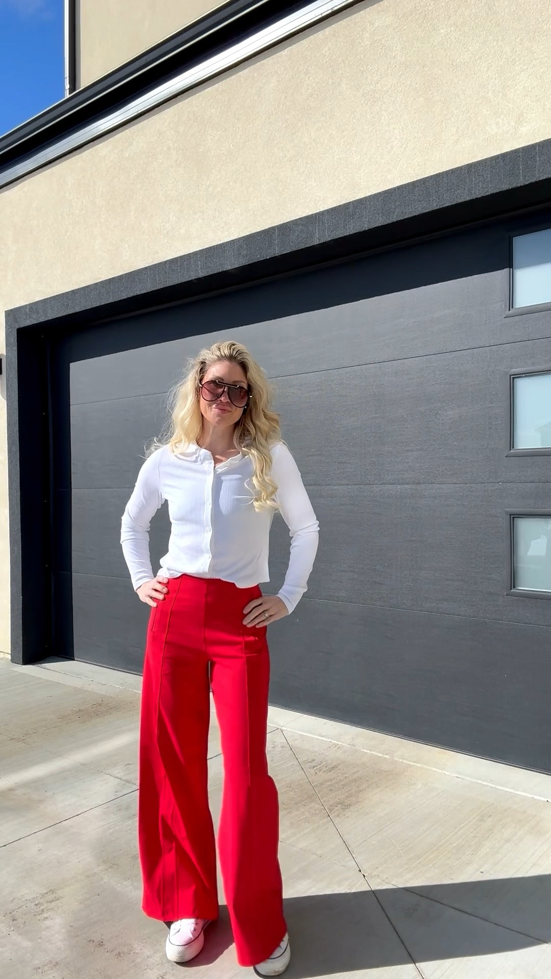 Cozy on top… bold on the bottom pants are beautiful they have pockets! I had lululemon hem them for me for free, as they were a bit long! I’m 5’5 wedding xs and cardigan wearing size 8 i didn’t want this snug! So soft and love the look paired with some cute sunnies and my platform converse @lululemon @follow_me_shi 