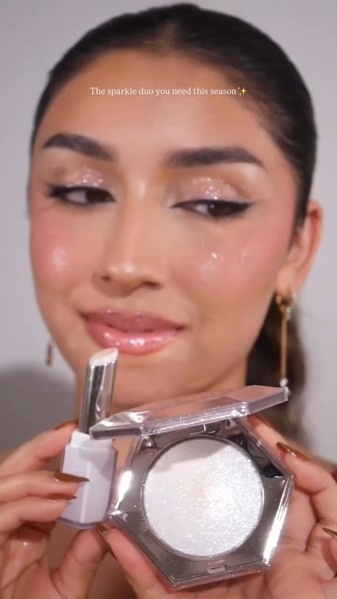 @fentybeauty Diamond Bomb All Over Veil + Gloss Bomb Shimmer Stix in How Many Carats?!💎✨ #holidaymakeup #glittermakeup #fentyglitter #holidayglitter @ultabeauty