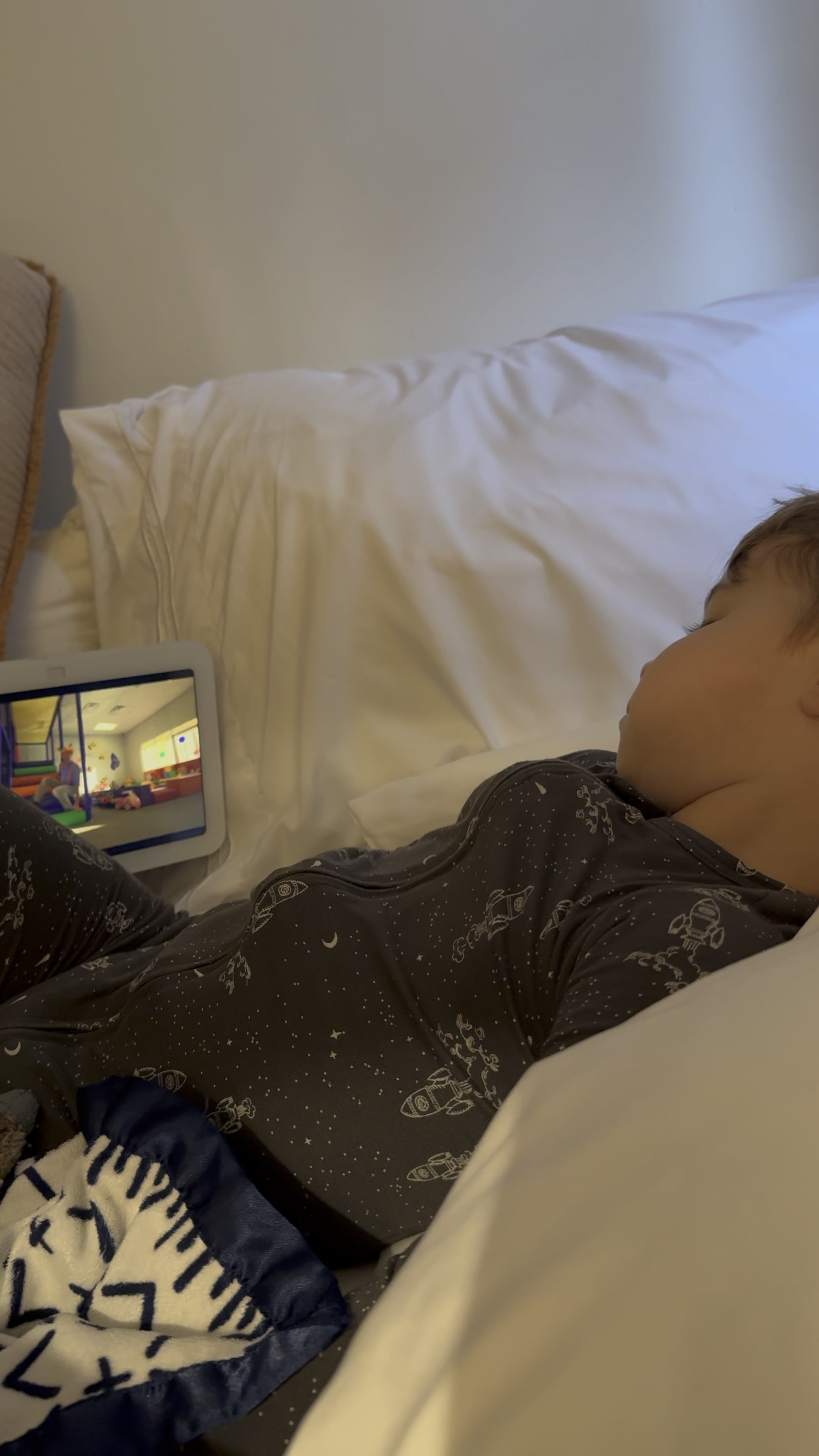 Weekends are for Blippi in bed! #amazon #amzonecho #homegadgets 

#LTKFindsUnder100 #LTKFamily #LTKKids