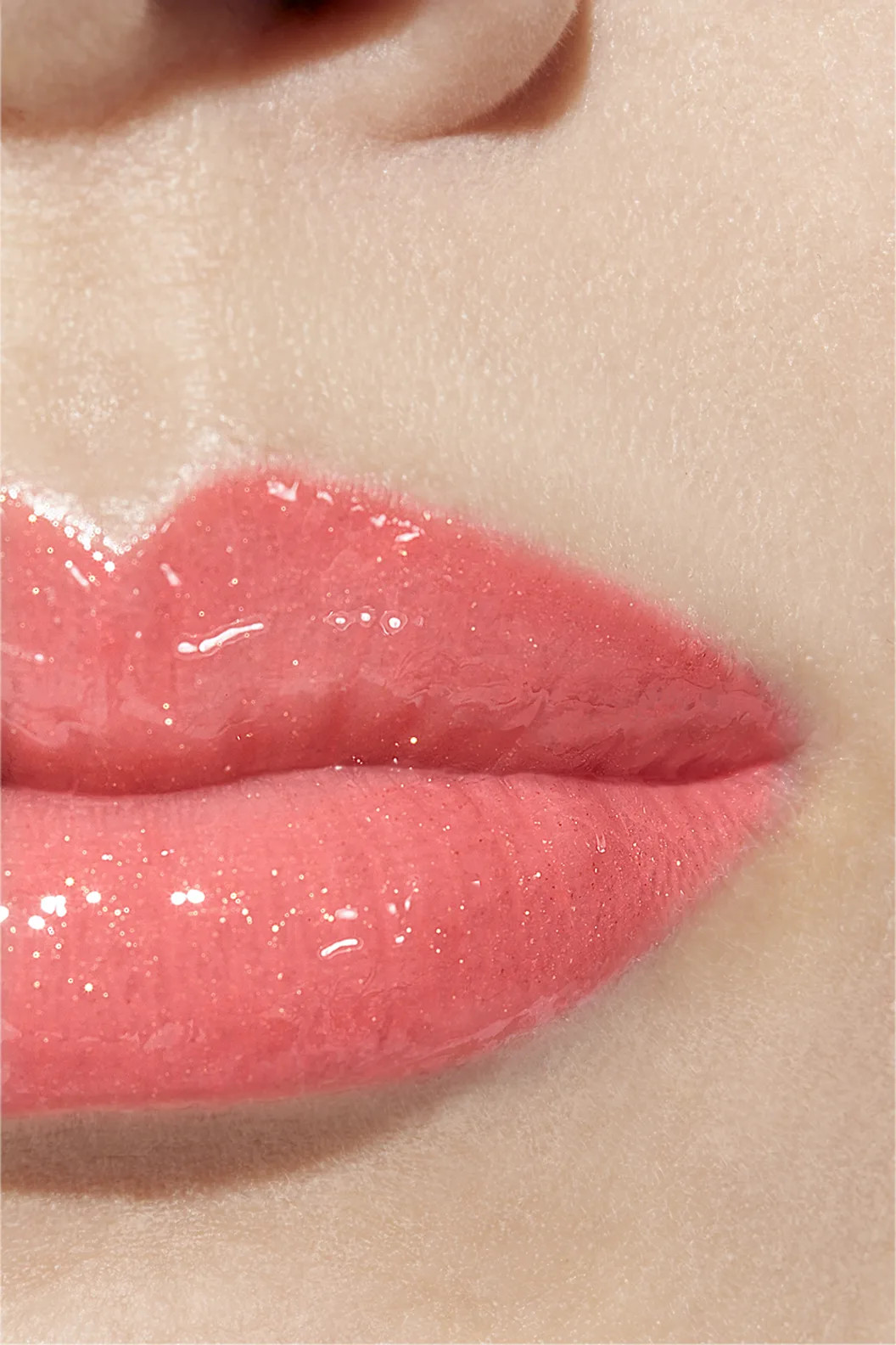 CHANEL ROUGE COCO HYDRA GLOSS Hydrating and Smoothing High-Shine Lipgloss | Chanel, Inc. (US)