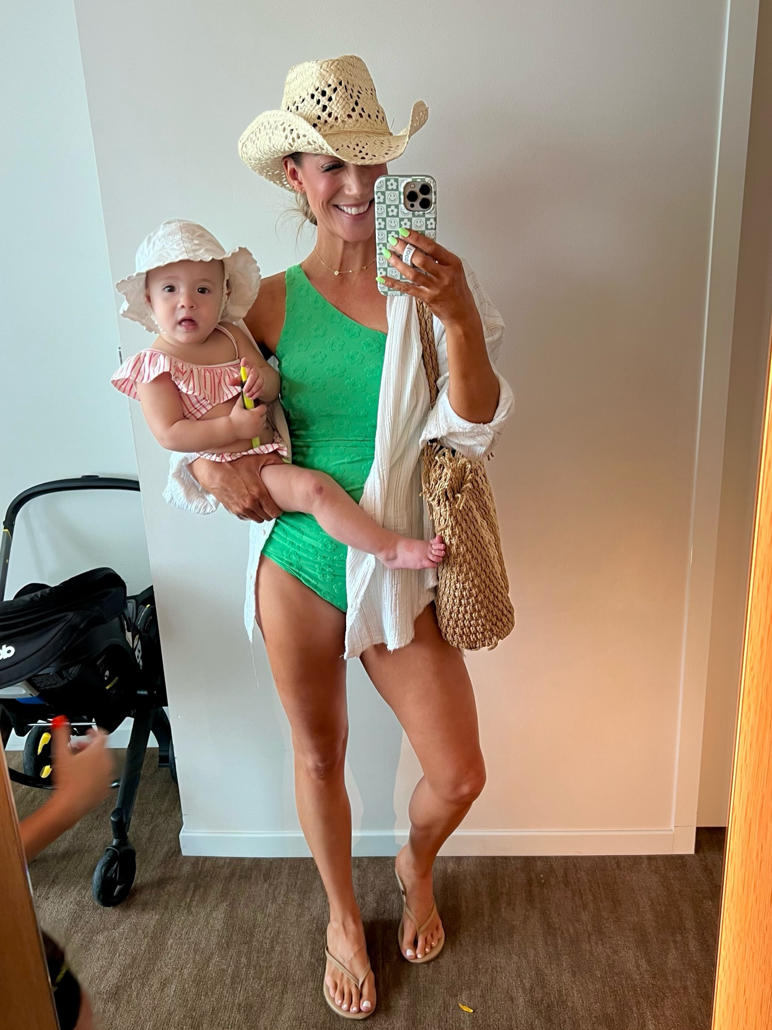 My swim suit runs tts! This hat came all kinda rumpled but it’s bendable so you can straighten it out and shape it how you want. One piece one strap swimsuit 