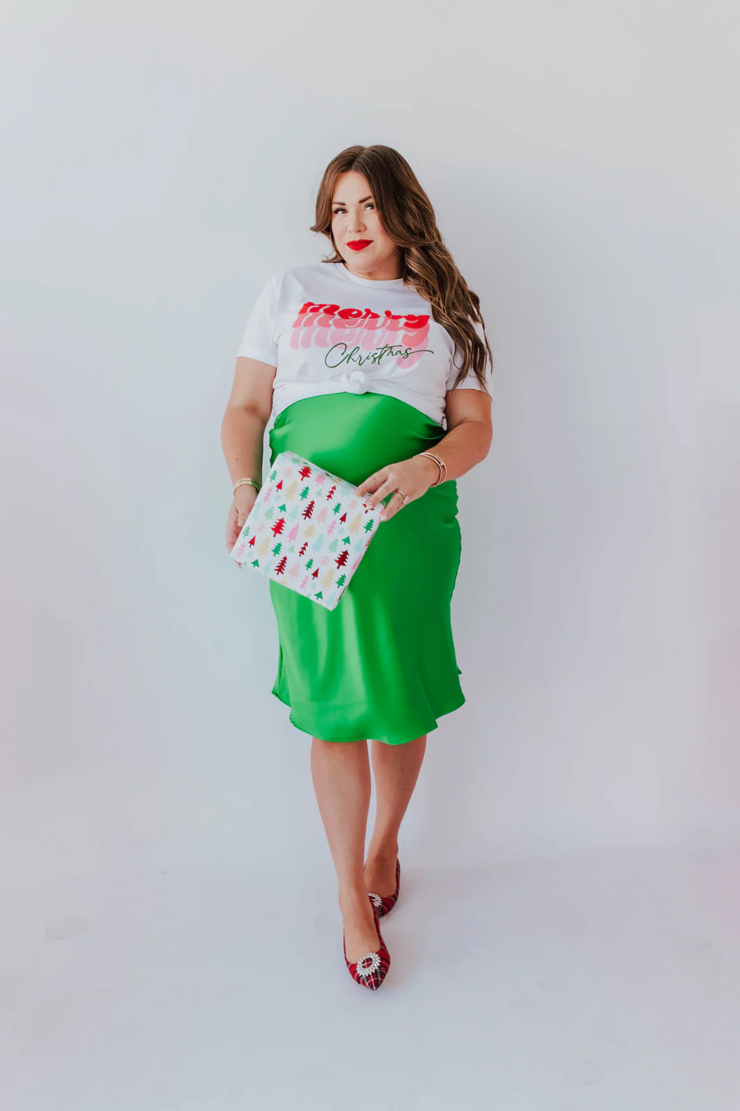 THE MISTLETOE SATIN MIDI SKIRT IN EMERALD GREEN | Pink Desert