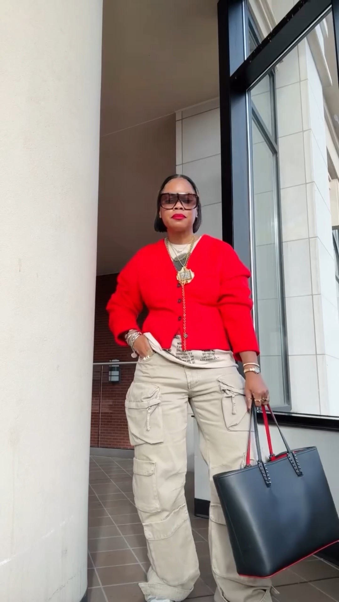 Hey boo! Neutrals with a side of spice! Y’all know I love a comfy and cute lewk! Let me know what y’all think! 

These @12pmstudios sunglasses, set it off! 😎 
•
•
Style over 40, easy style, weekend style, comfy workwear, sunglasses style,