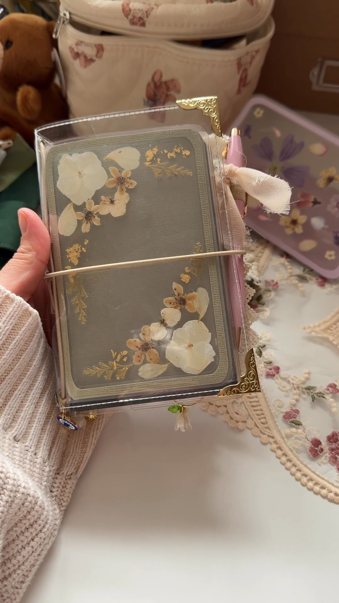 Gold corners to enhance your look to your book or planner/ journal cover ! 

#LTKHome #LTKvlog #LTKFindsUnder50