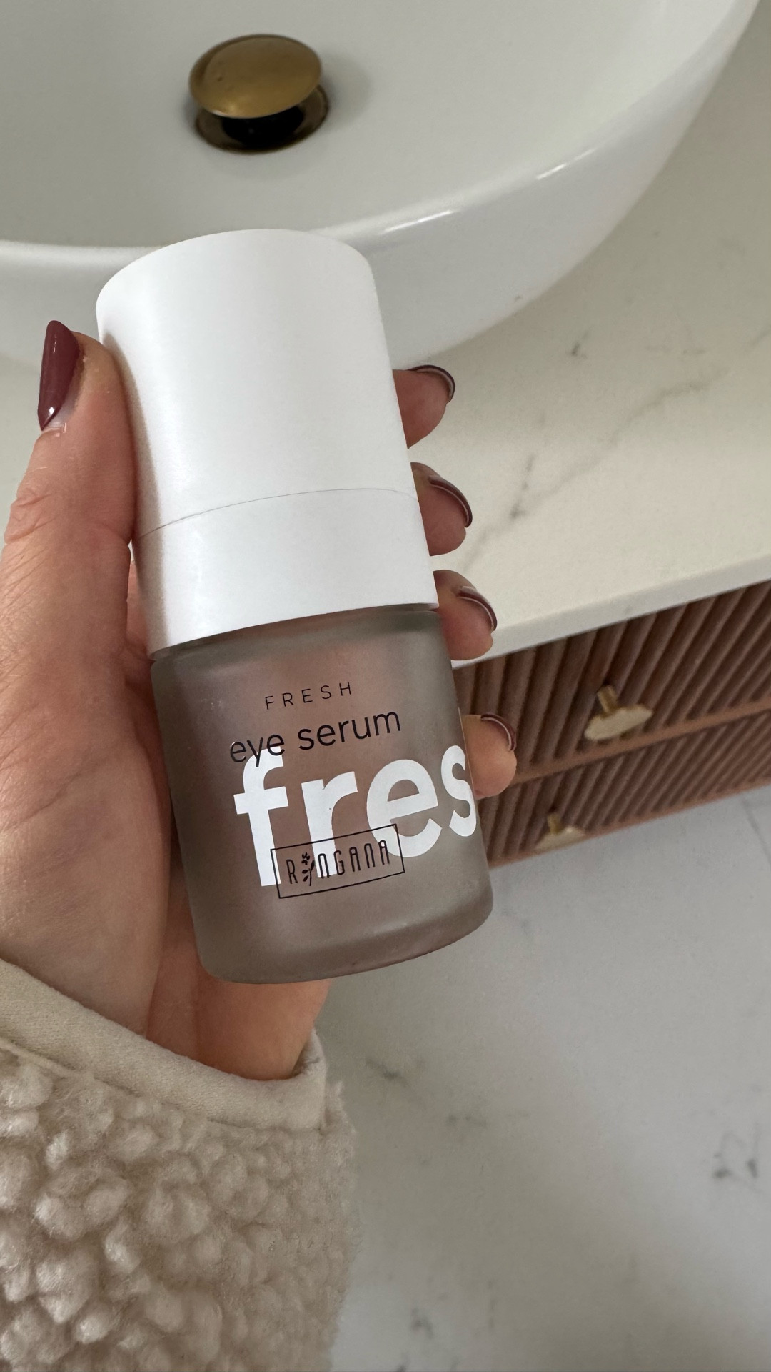 Nutzt unbedingt meinen 20€ Gutschein HANNAWOL auf www.ringana.com 🥰  

Dieses Augenserum ist mein Geheimtipp für müde Mama Augen! 🤩 Meine Augenränder sind dadurch schon so viel besser geworden! Das Serum reduziert Schwellungen und Rötungen an der sensiblen dünnen Haut der Augen, die eine besondere Pflege brauchen und lässt meine Augen so viel frischer und strahlender aussehen ✨ Für nur 28€ mit meinem Code bekommt ihr die frischeste Naturkosmetik, die es auf dem Markt gibt 🥳

#LTKdeutschland #LTKfamily #LTKbeauty