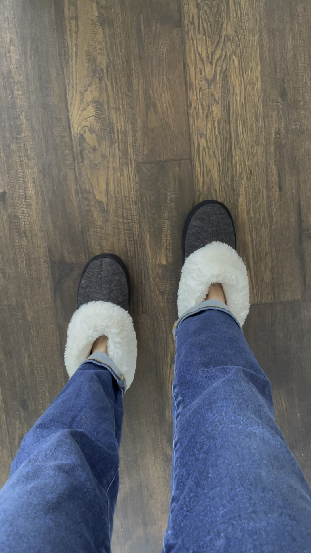 isotoner shoes womens