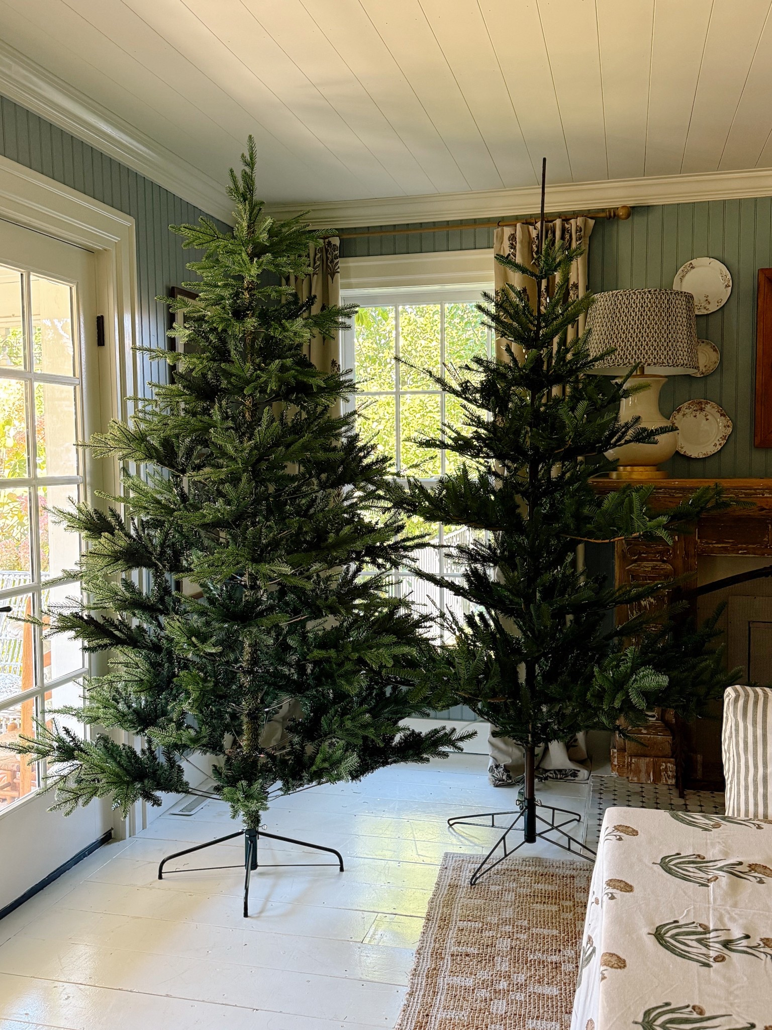 Two trees two prices - one from Amazon and one from @lebenriebe . Linked the Amazon and more I’m loving below. The Amazon one shown here is the first Amazon tree below. 

#LTKHoliday #LTKSeasonal