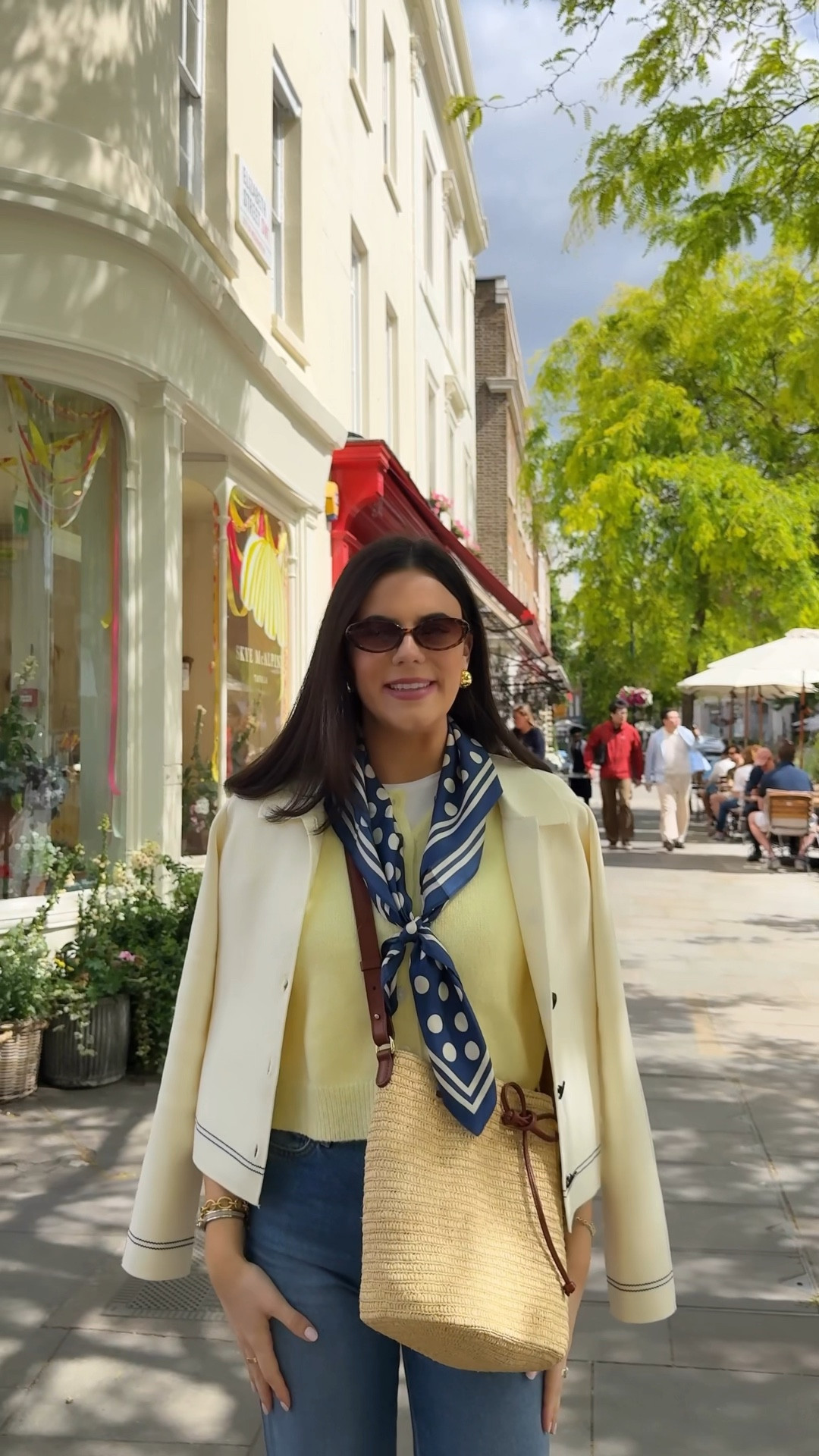 Outfit of the day for a beautiful spring day in London! Great for shopping and touring! 