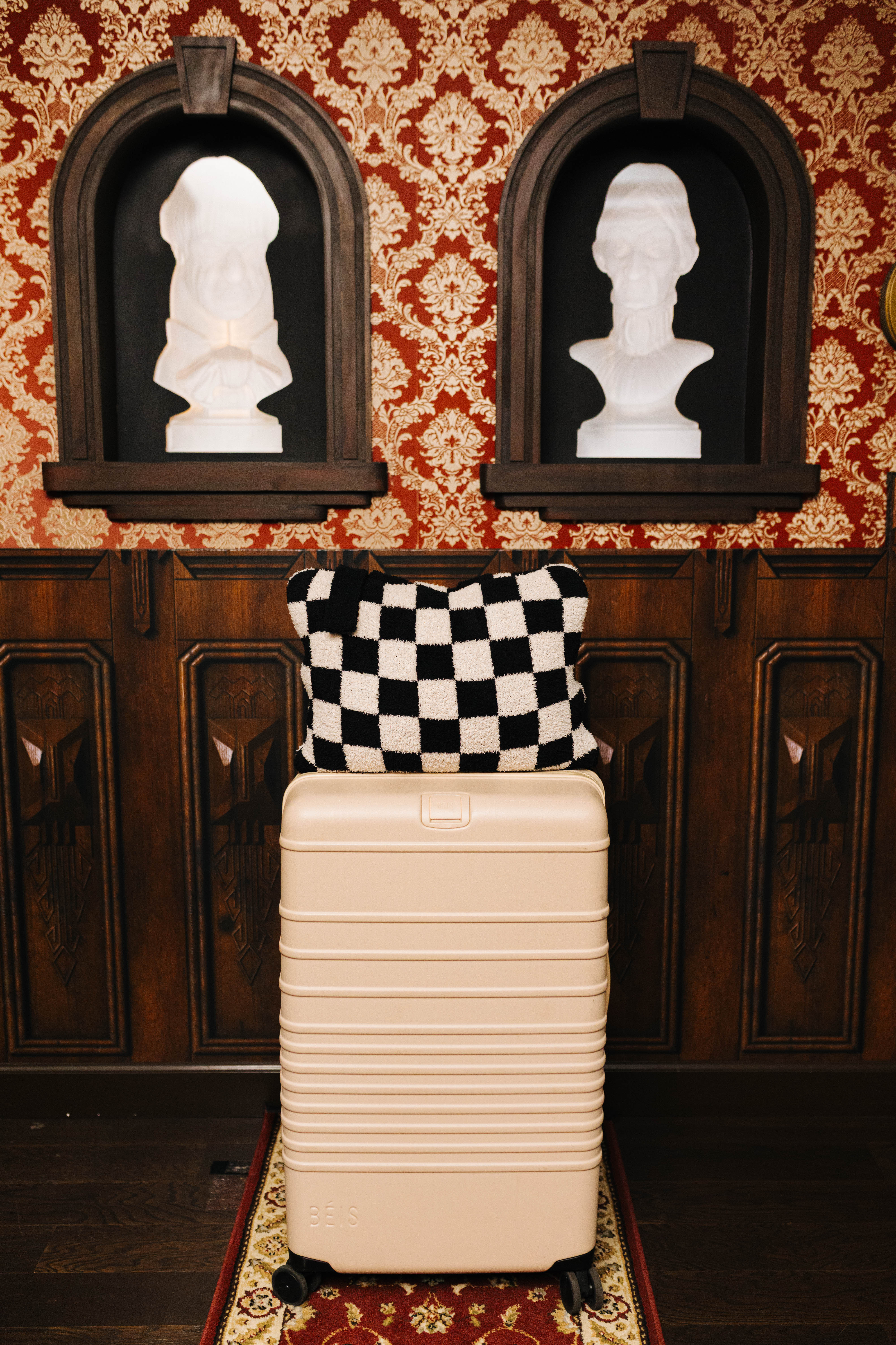 Sand & Black Check Quillow 50x60 | Staykation