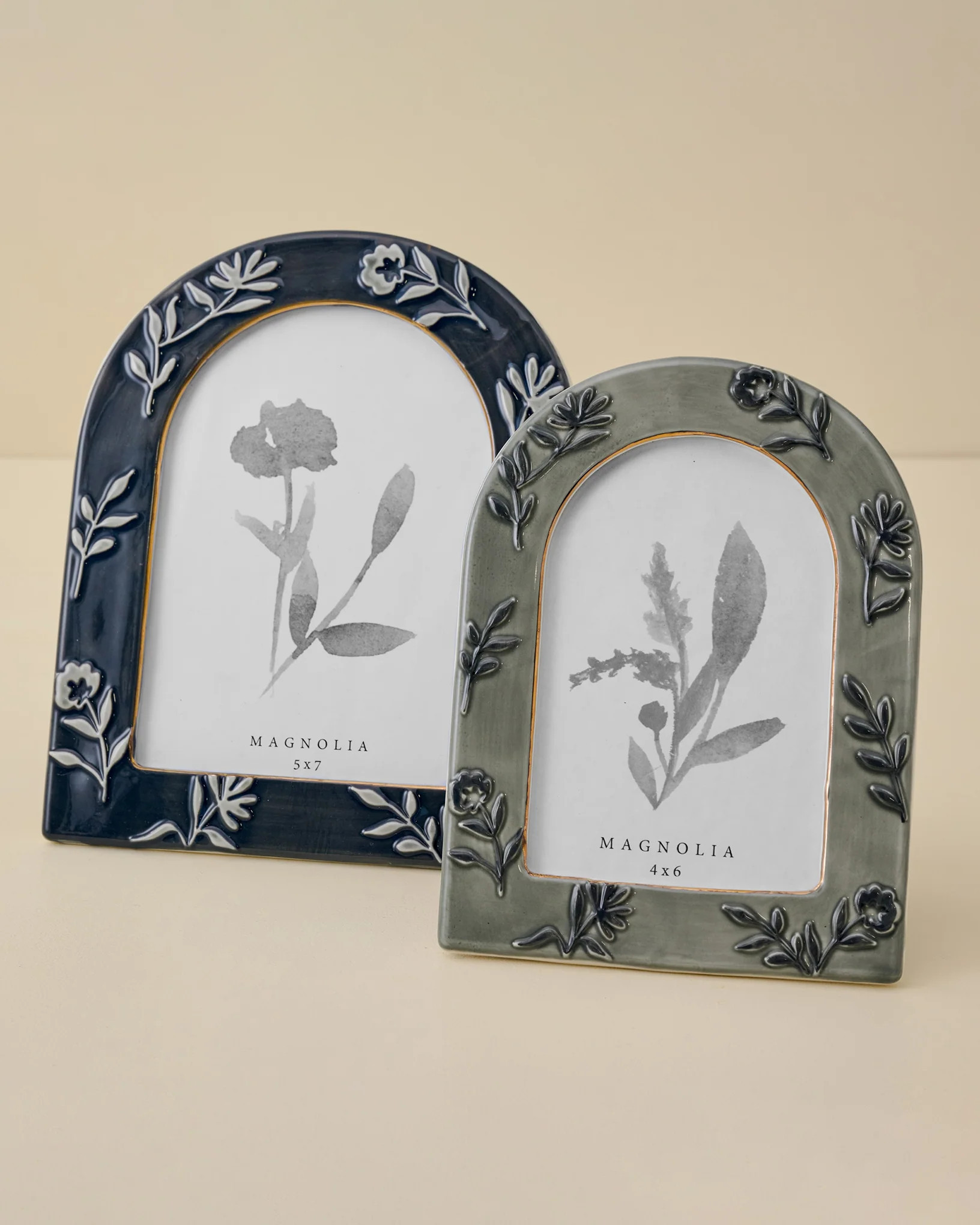 Ceramic Arched Floral Photo Frame | Magnolia
