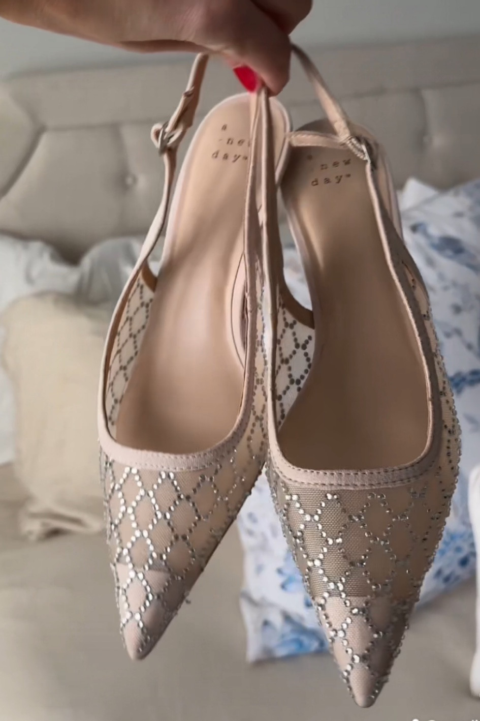 The perfect holiday heel and they’re $30 🤌🏻

#LTKHoliday #LTKShoeCrush #LTKFindsUnder50