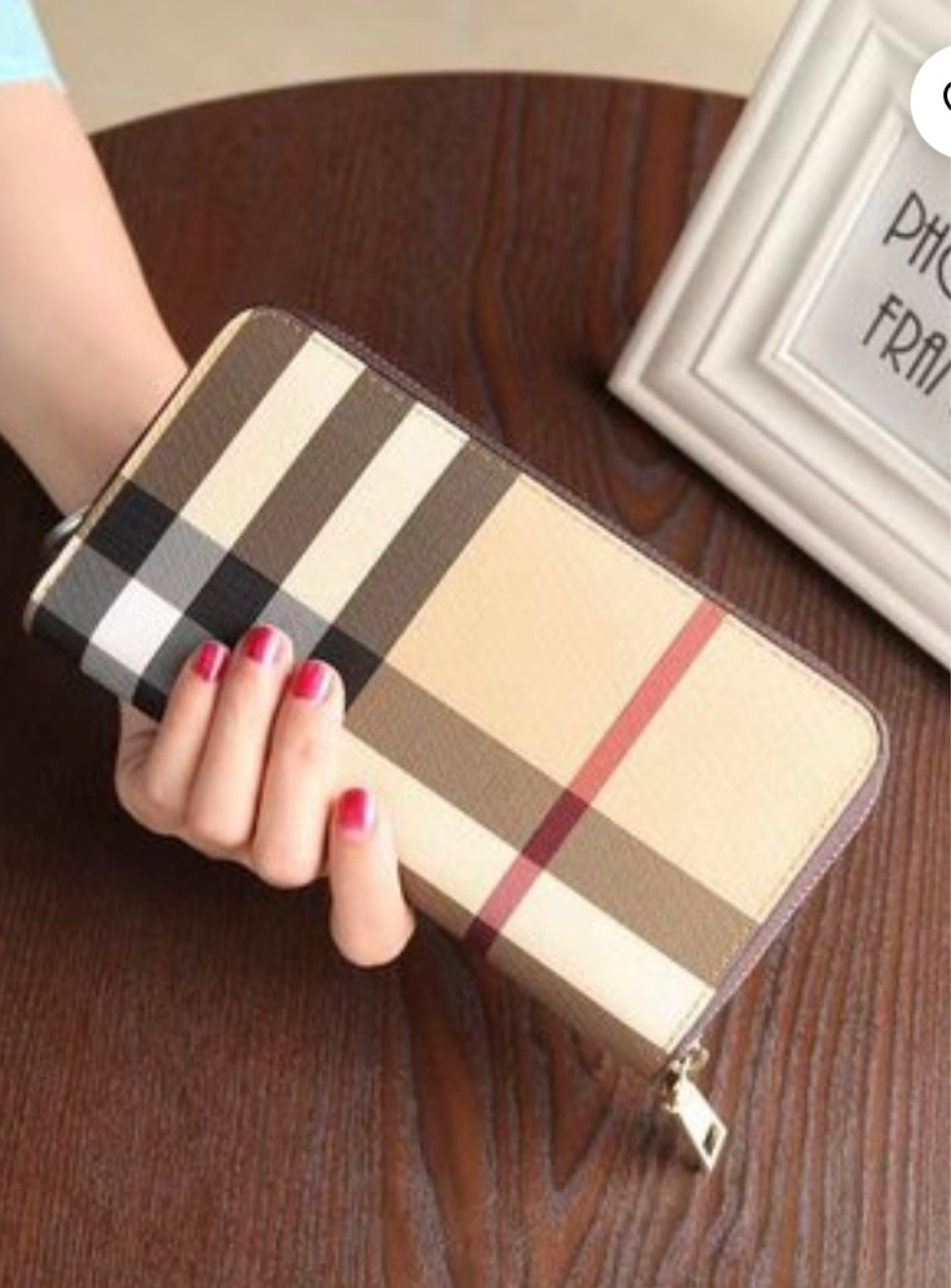 Checkered Wallet 

#LTKunder50 #LTKFind #LTKstyletip