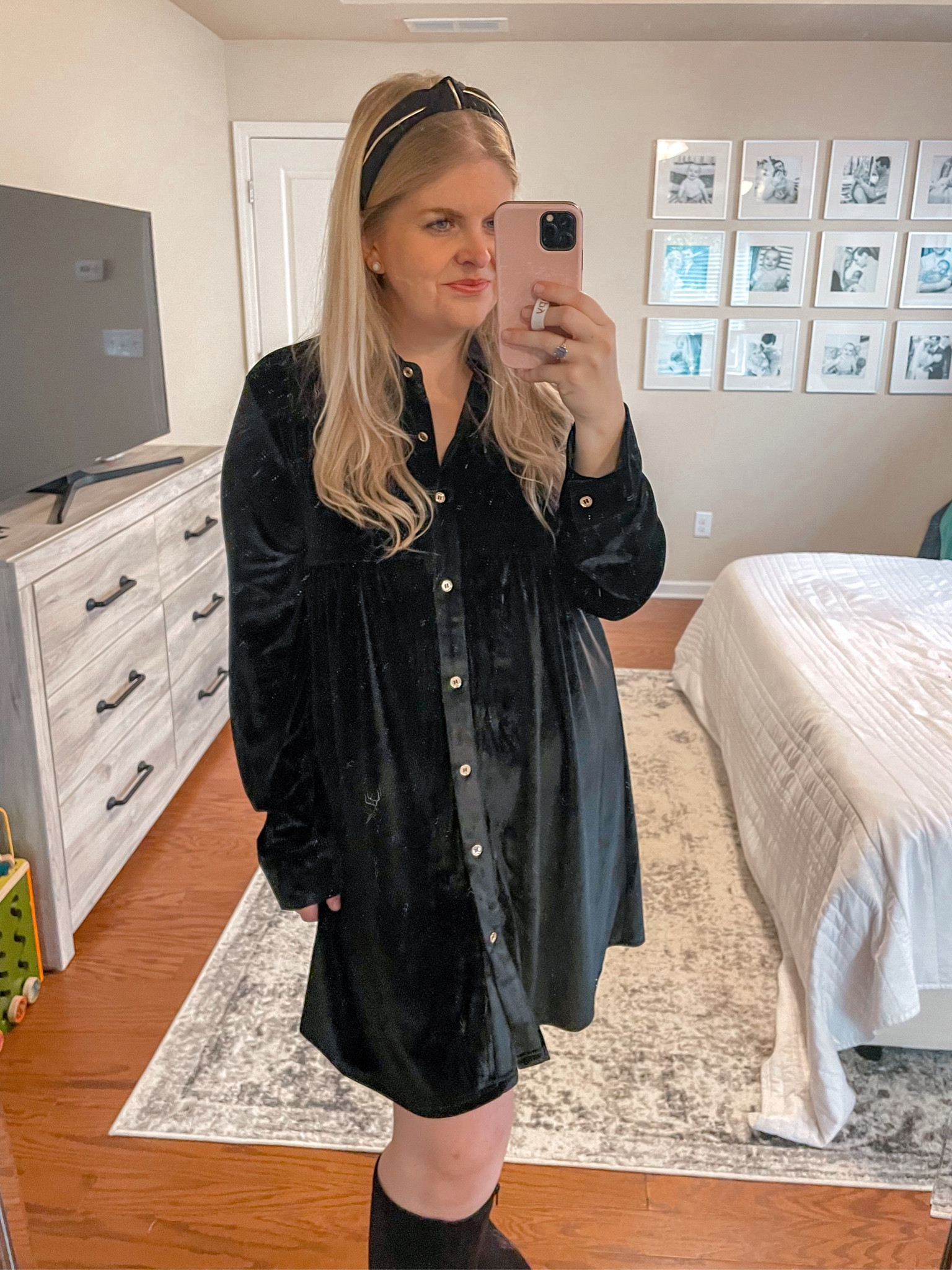 This is a perfect maternity holiday dress because of the black velvet but it's also a great work dress! Love the gold buttons! 

#LTKbump #LTKSeasonal #LTKHoliday