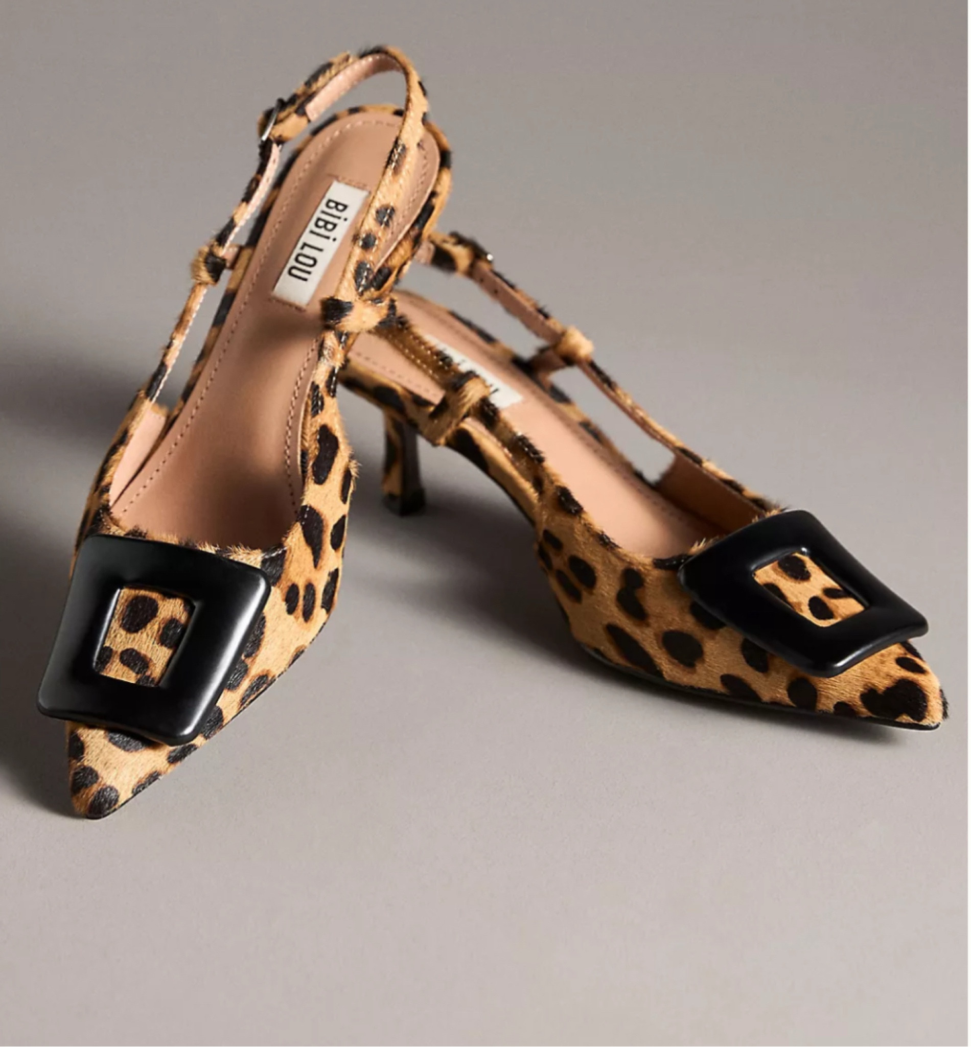 The leopard kitten heel you need in your wardrobe ✔️

I just ordered these beautiful shoes!  TTS, great detail and the perfect little heel and I love the large buckle detail🤎🖤



#LTKShoeCrush #LTKStyleTip